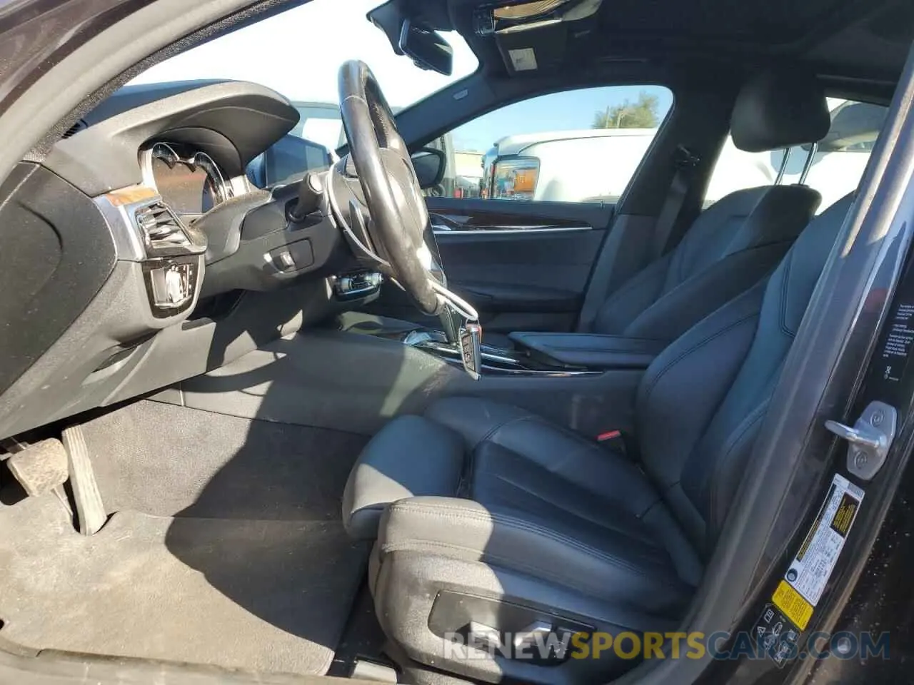 7 Photograph of a damaged car WBAJA7C55KWW28442 BMW 5 SERIES 2019