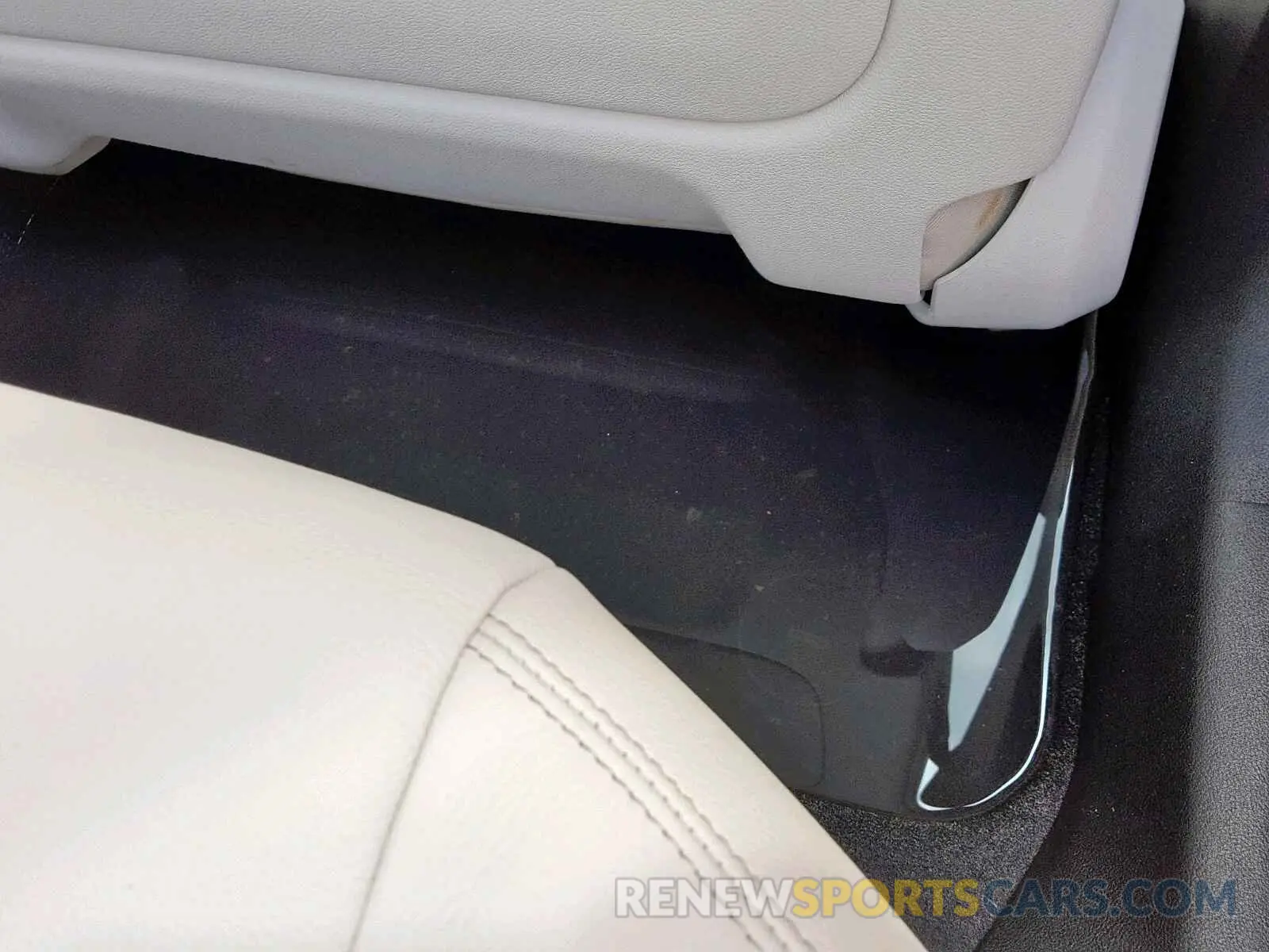 9 Photograph of a damaged car WBAJA7C56KWW03159 BMW 5 SERIES 2019