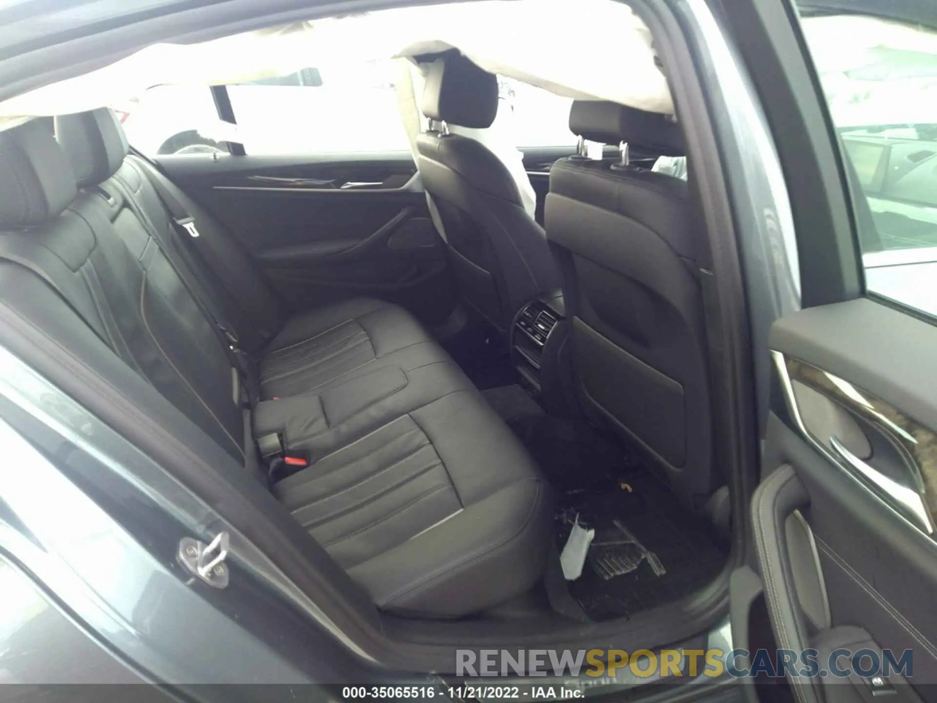 8 Photograph of a damaged car WBAJA7C57KWW20679 BMW 5 SERIES 2019