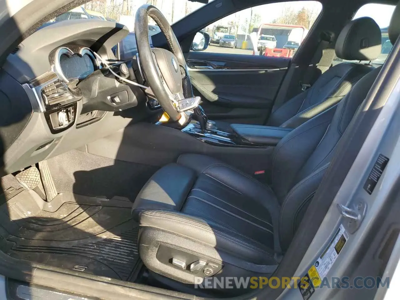 7 Фотография поврежденного автомобиля WBAJA7C57KWW35585 BMW 5 SERIES 2019