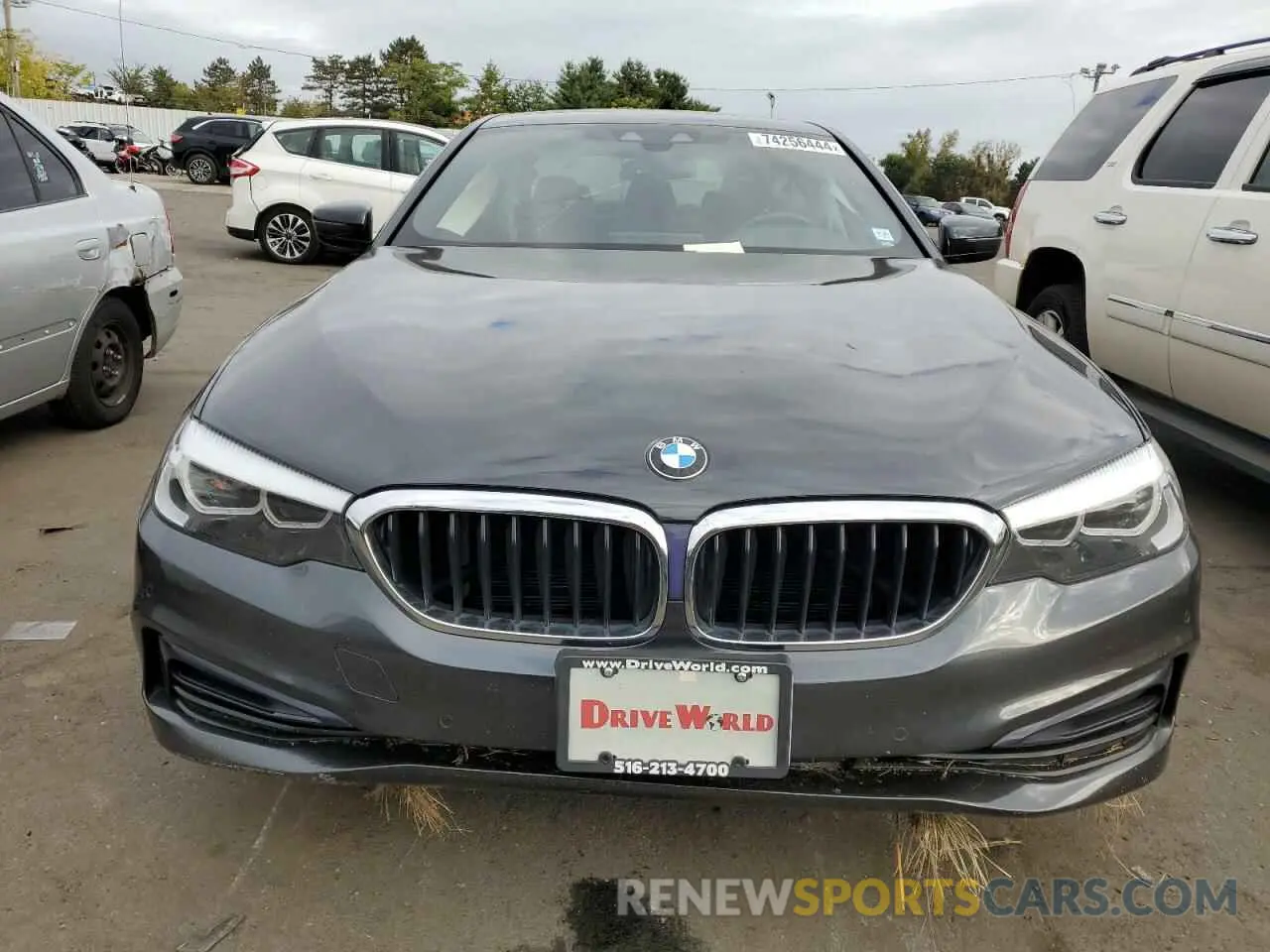 5 Photograph of a damaged car WBAJA7C58KWC78243 BMW 5 SERIES 2019