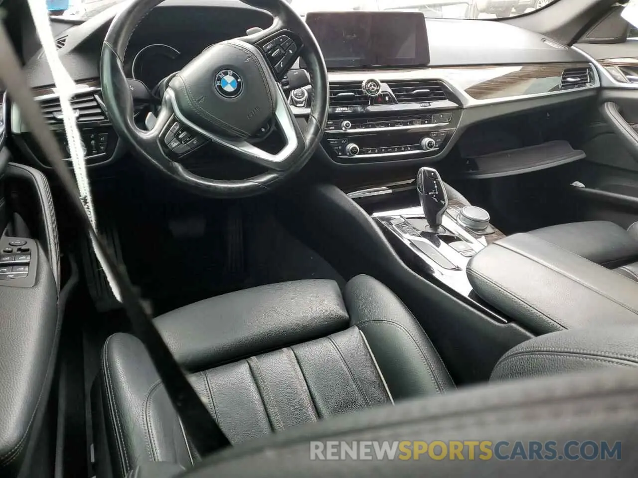 8 Photograph of a damaged car WBAJA7C58KWC78243 BMW 5 SERIES 2019