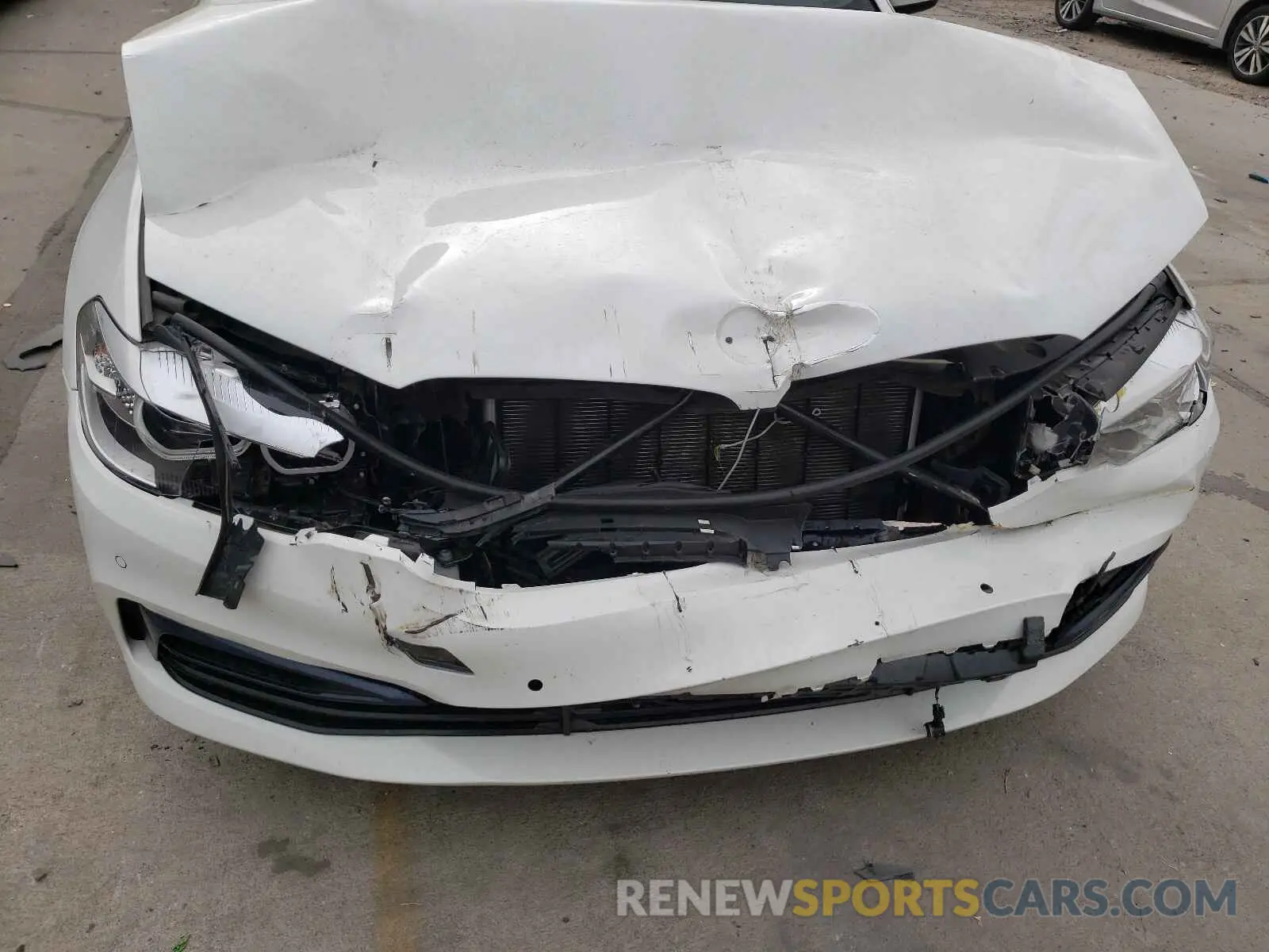 9 Photograph of a damaged car WBAJA7C58KWW07326 BMW 5 SERIES 2019