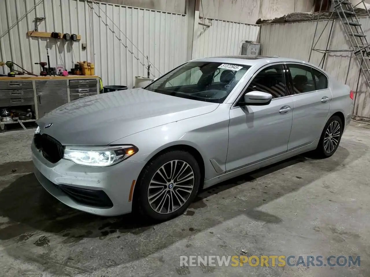 1 Фотография поврежденного автомобиля WBAJA7C58KWW40228 BMW 5 SERIES 2019