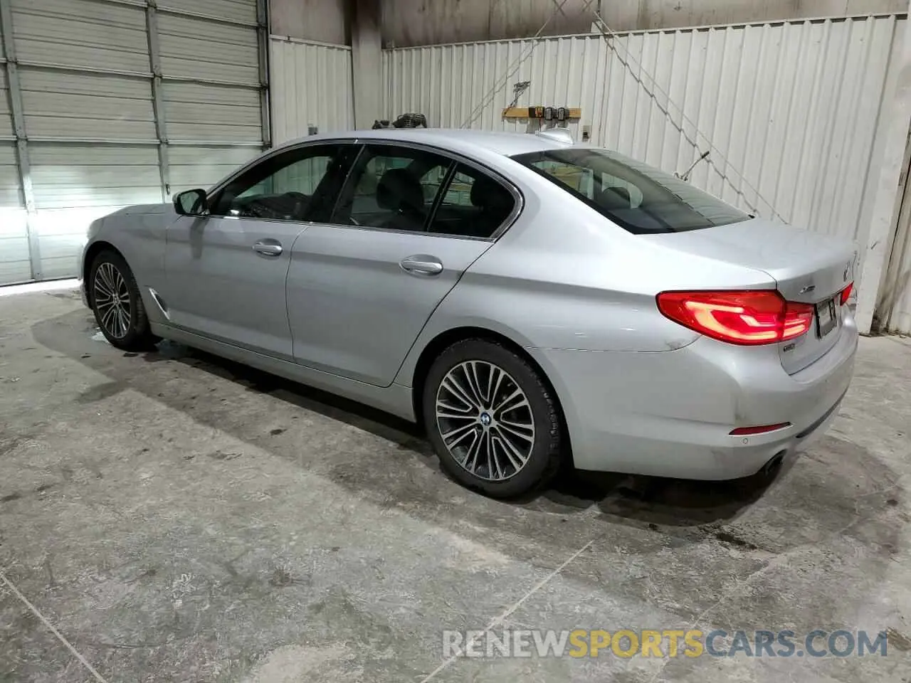 2 Фотография поврежденного автомобиля WBAJA7C58KWW40228 BMW 5 SERIES 2019