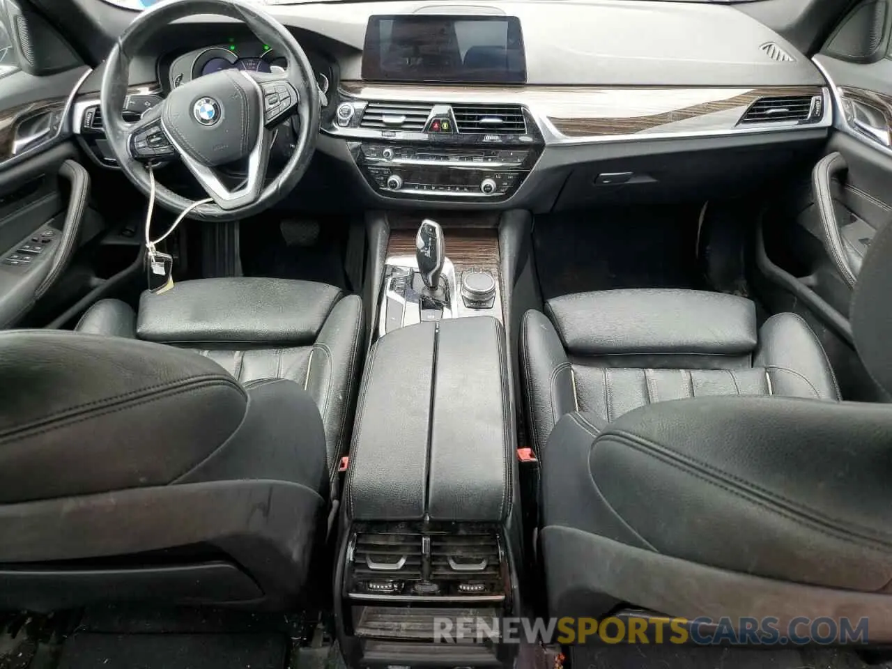 8 Photograph of a damaged car WBAJA7C59KWW18612 BMW 5 SERIES 2019