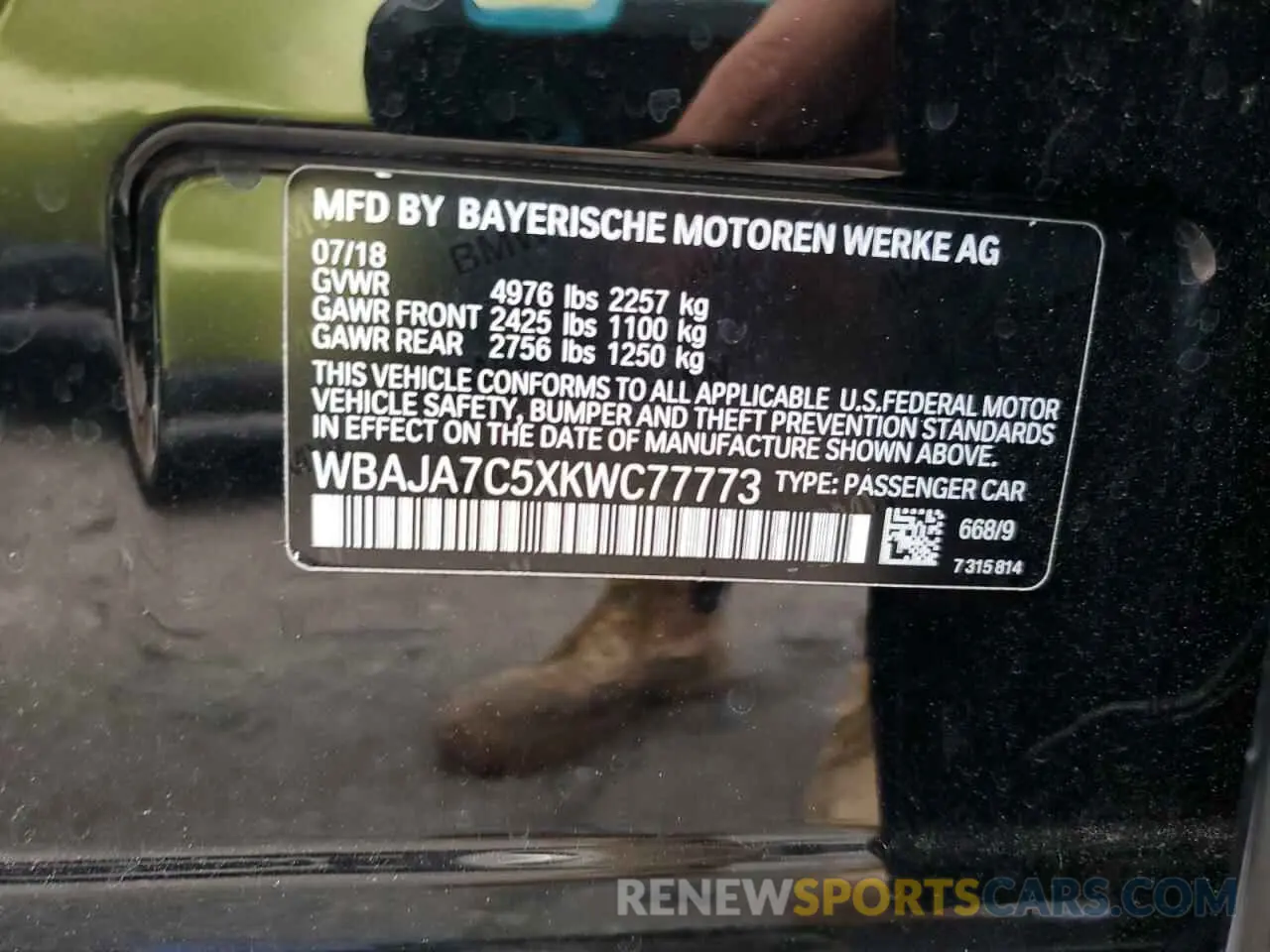12 Photograph of a damaged car WBAJA7C5XKWC77773 BMW 5 SERIES 2019