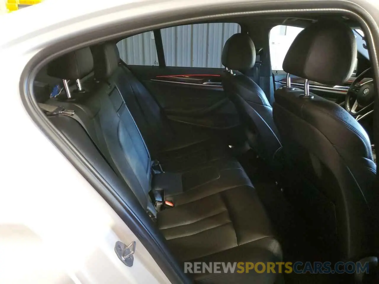 10 Photograph of a damaged car WBAJA7C5XKWW07957 BMW 5 SERIES 2019