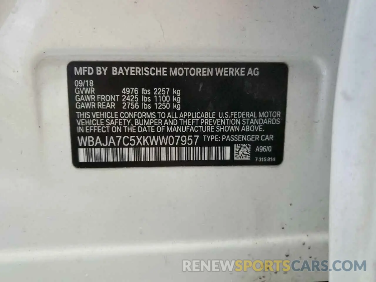12 Photograph of a damaged car WBAJA7C5XKWW07957 BMW 5 SERIES 2019