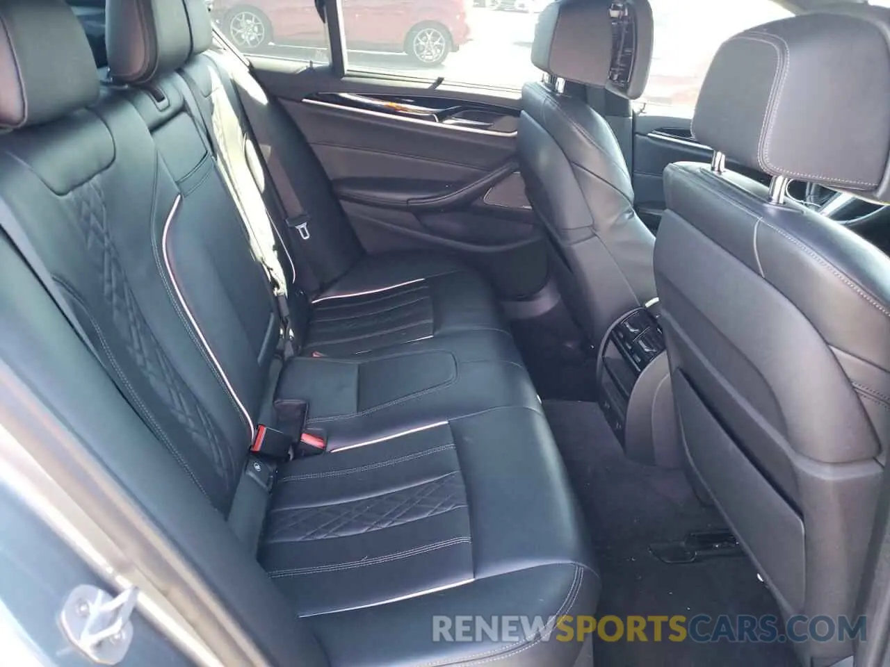 10 Photograph of a damaged car WBAJA9C56KB393133 BMW 5 SERIES 2019