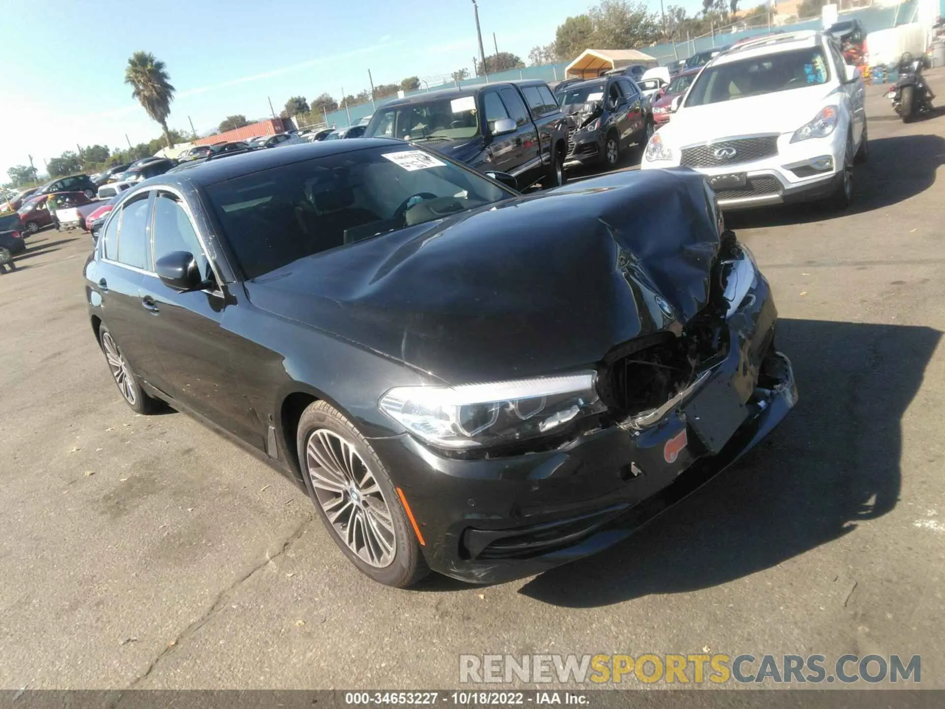 1 Фотография поврежденного автомобиля WBAJA9C57KB254550 BMW 5 SERIES 2019