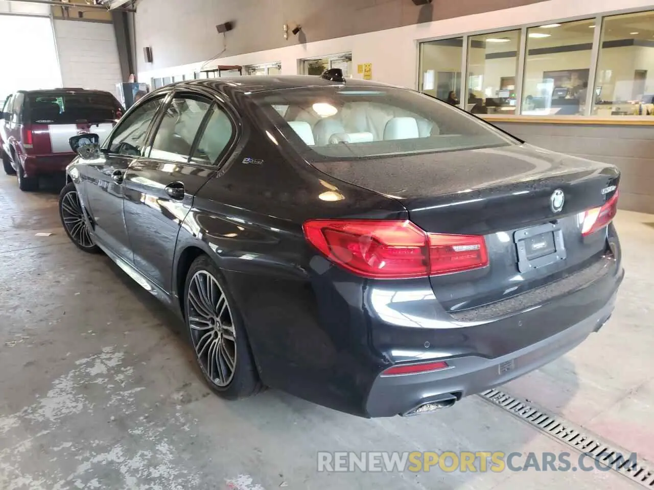 3 Фотография поврежденного автомобиля WBAJB1C50KB375547 BMW 5 SERIES 2019