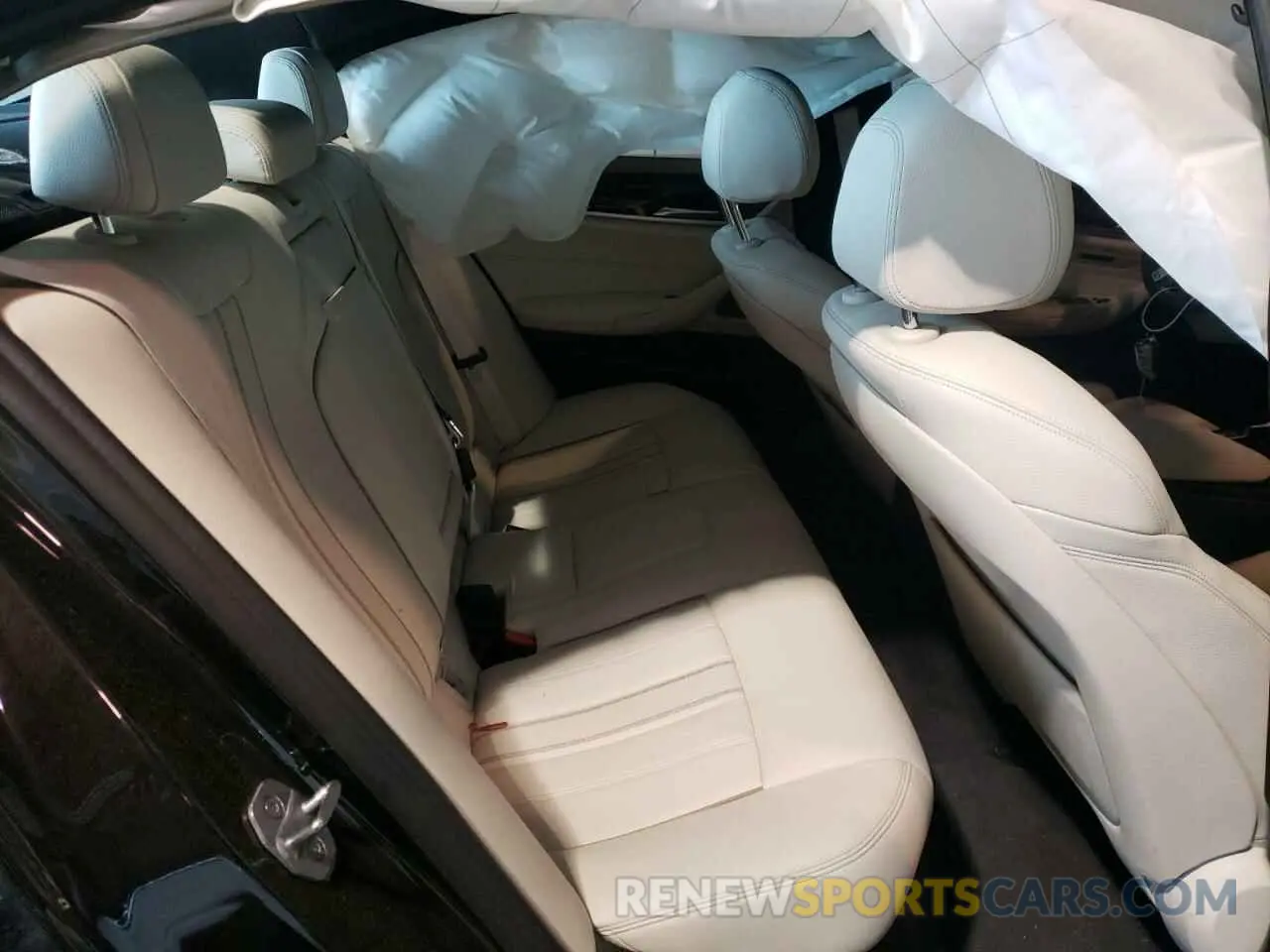 6 Фотография поврежденного автомобиля WBAJB1C50KB375547 BMW 5 SERIES 2019
