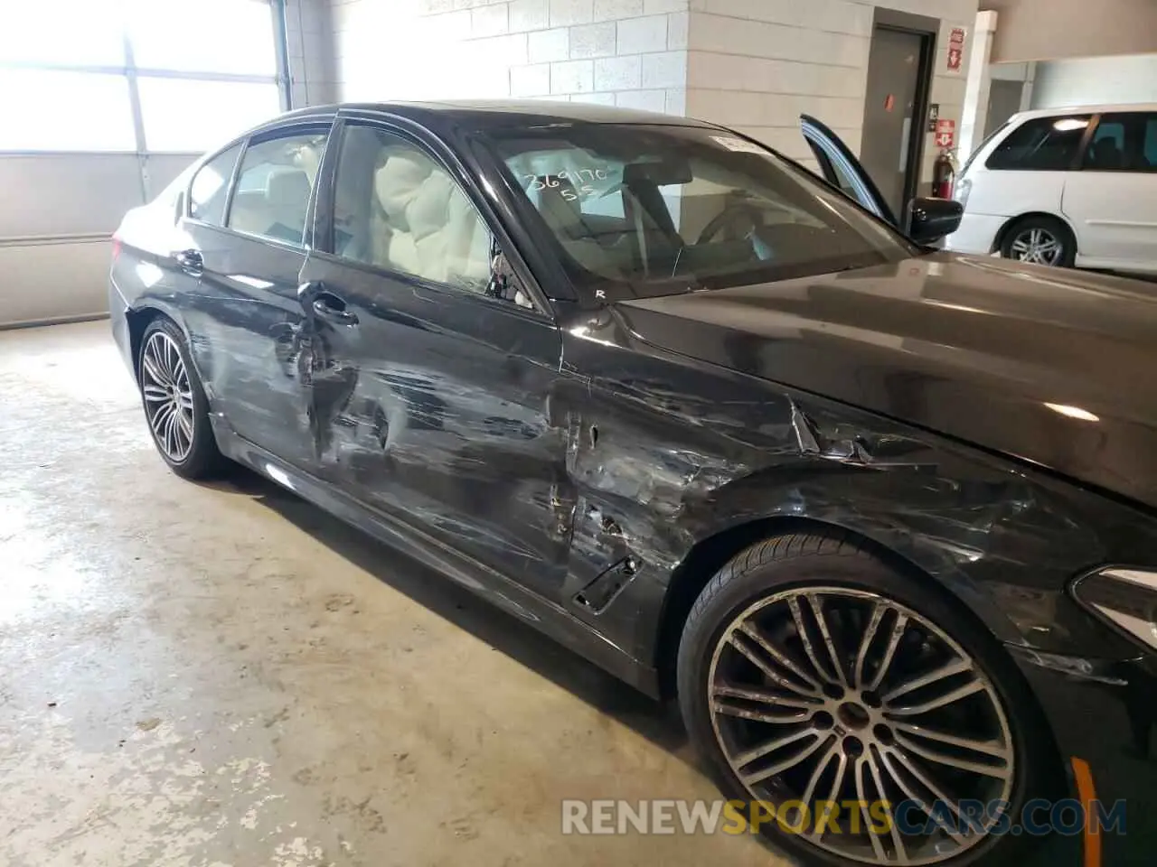 9 Фотография поврежденного автомобиля WBAJB1C50KB375547 BMW 5 SERIES 2019