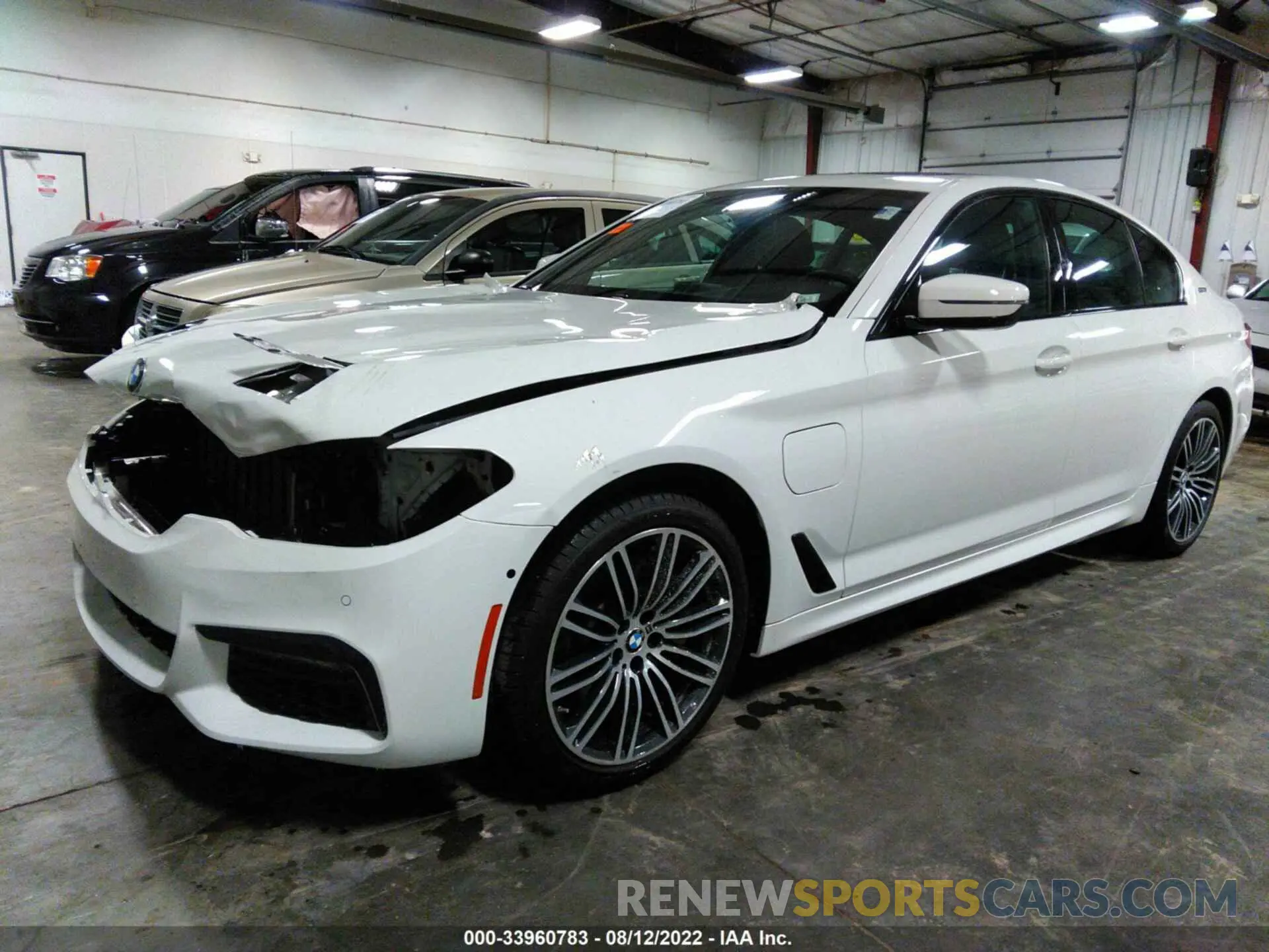 2 Photograph of a damaged car WBAJB1C51KB376674 BMW 5 SERIES 2019