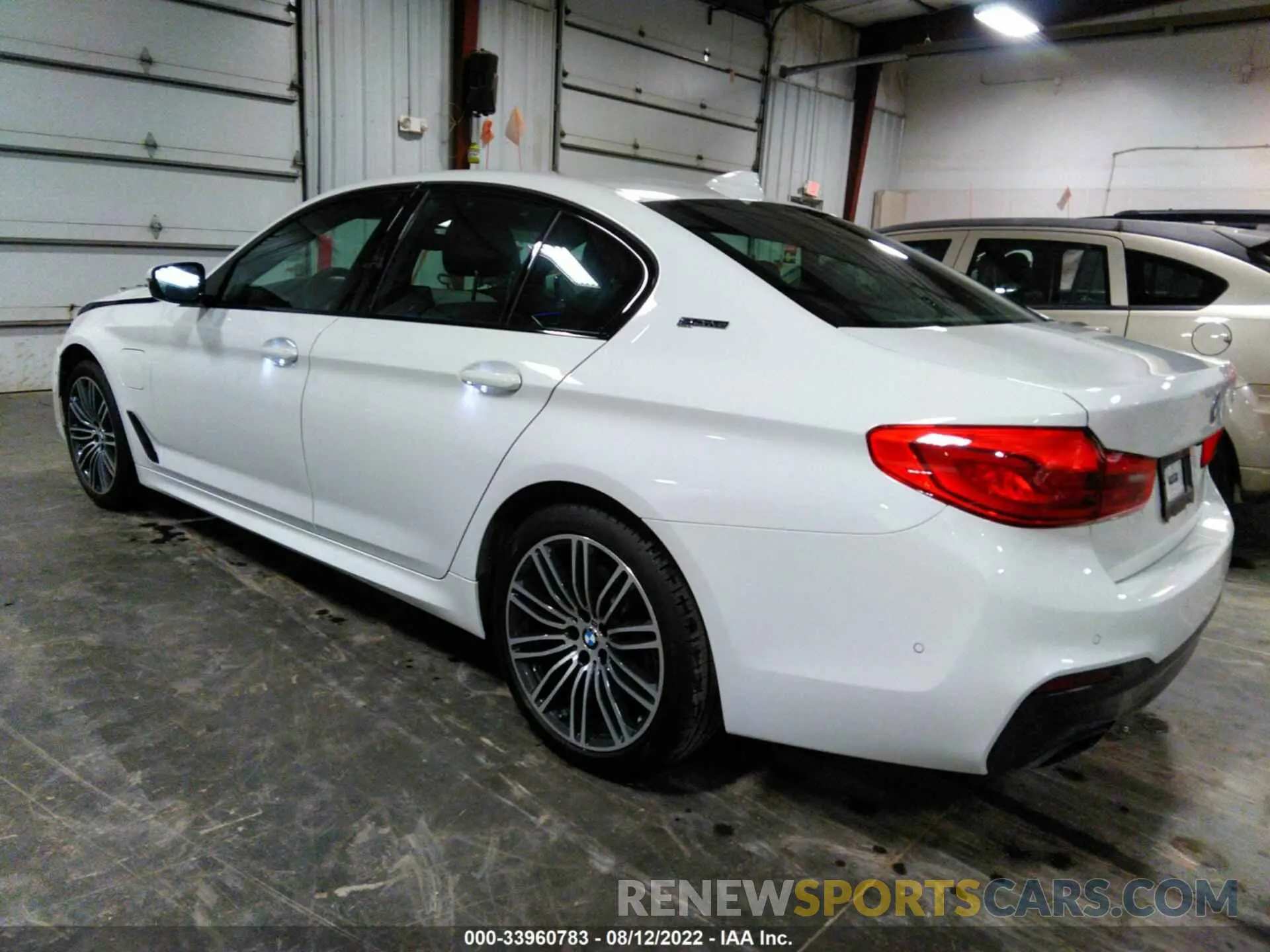 3 Photograph of a damaged car WBAJB1C51KB376674 BMW 5 SERIES 2019