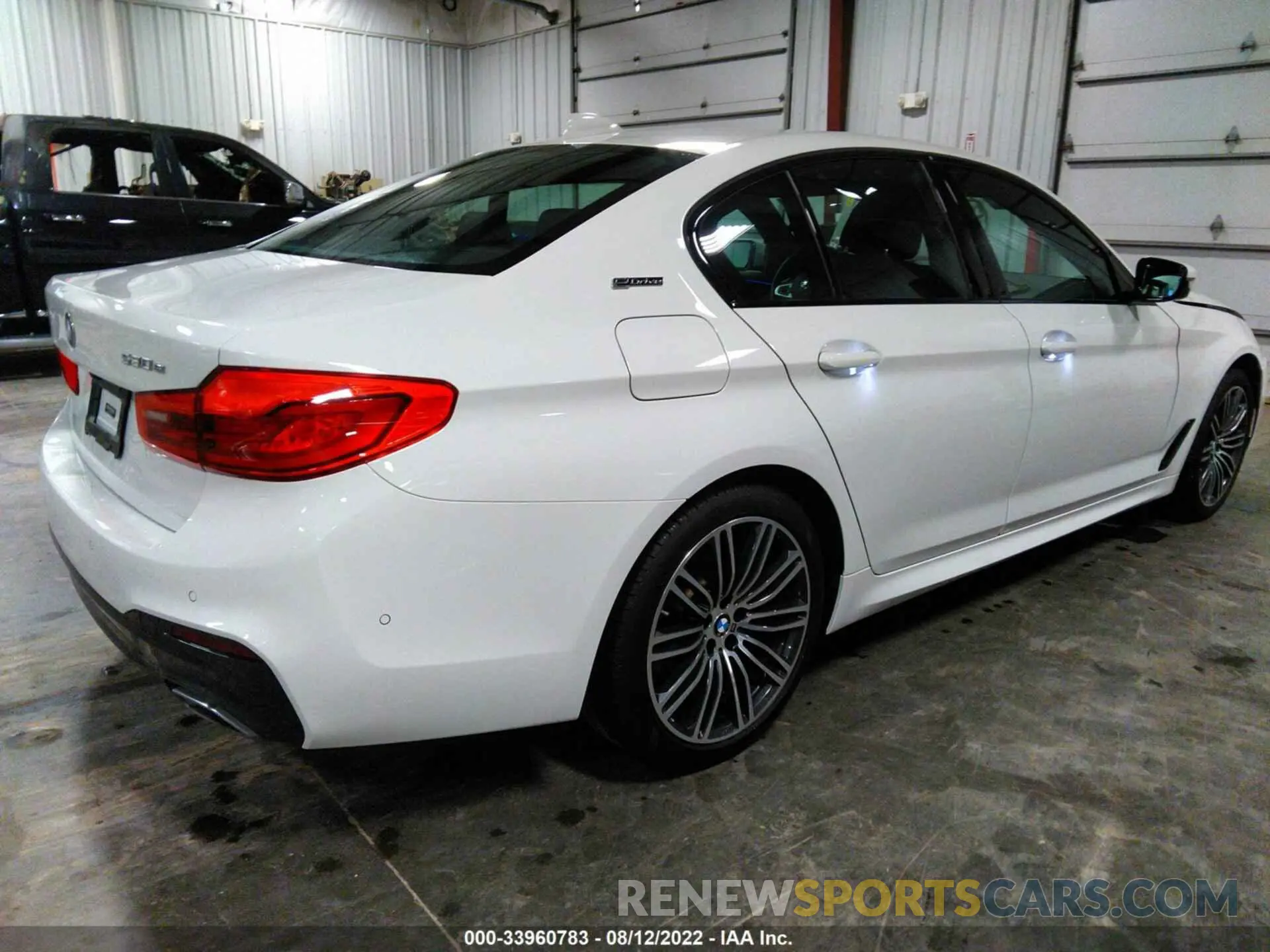 4 Photograph of a damaged car WBAJB1C51KB376674 BMW 5 SERIES 2019