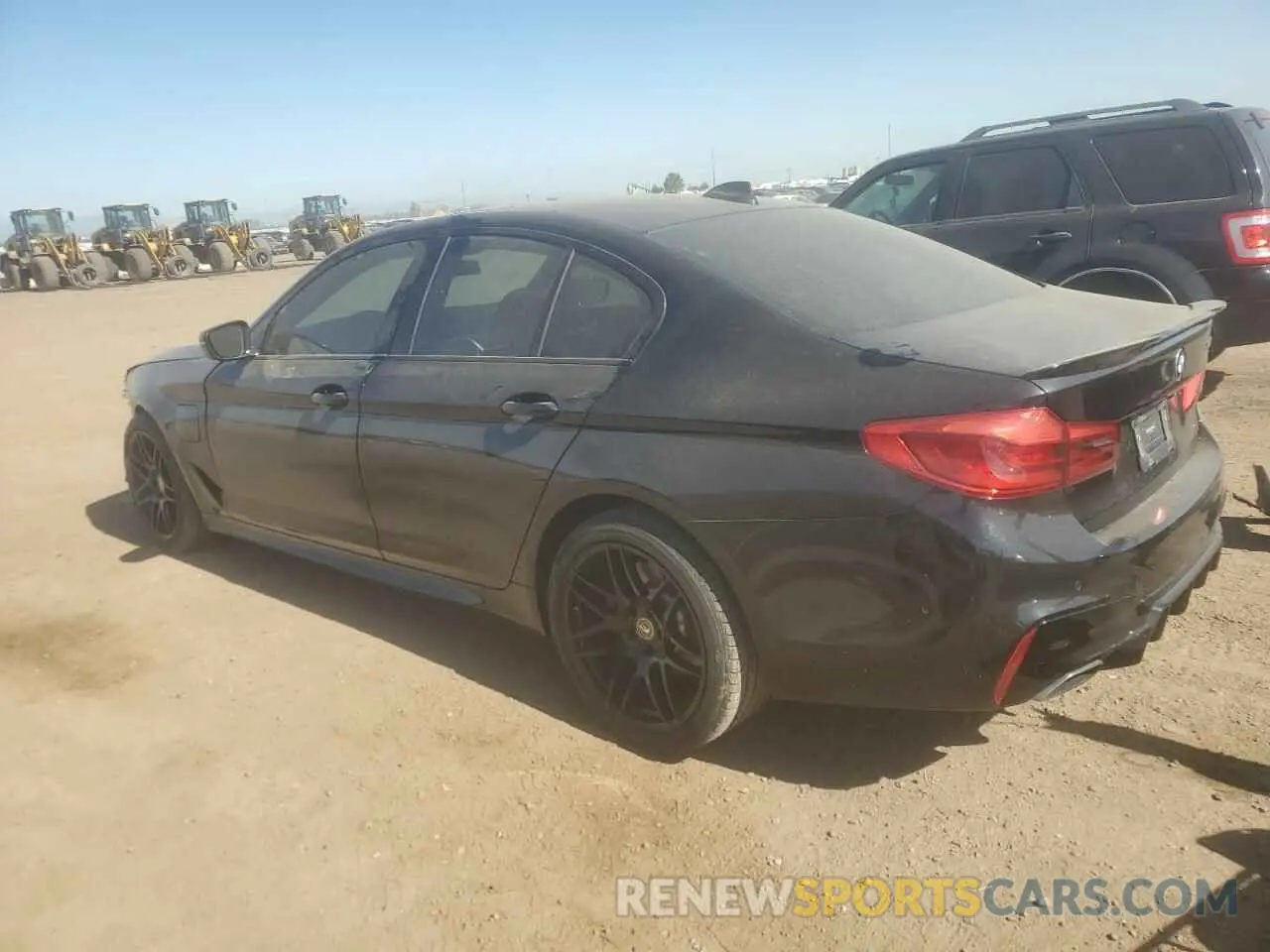 2 Фотография поврежденного автомобиля WBAJB1C52KB376702 BMW 5 SERIES 2019