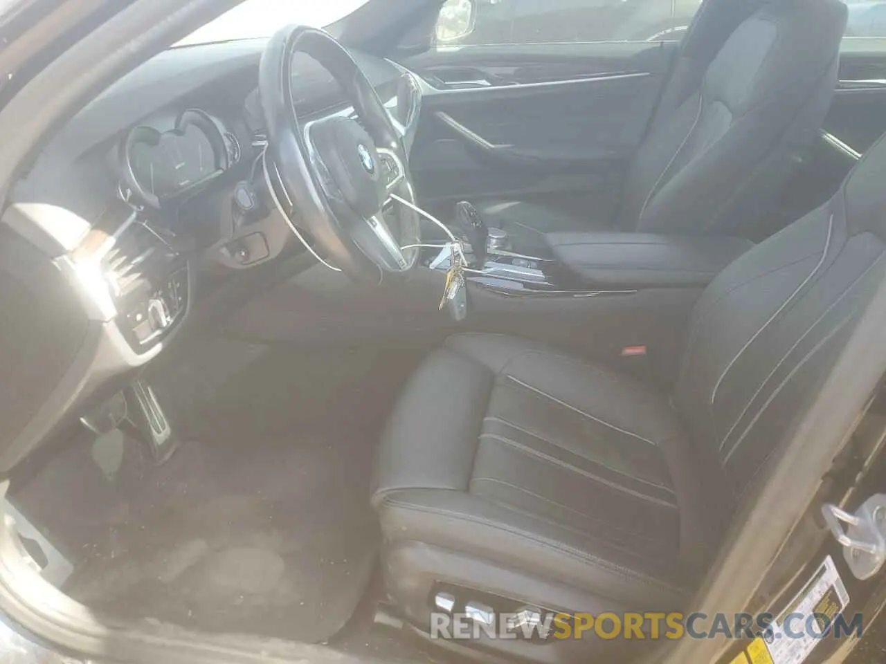 7 Фотография поврежденного автомобиля WBAJB1C52KB376702 BMW 5 SERIES 2019