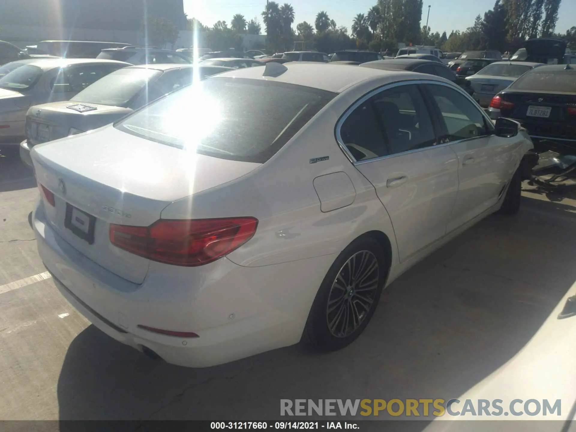 4 Photograph of a damaged car WBAJB1C57KB471742 BMW 5 SERIES 2019