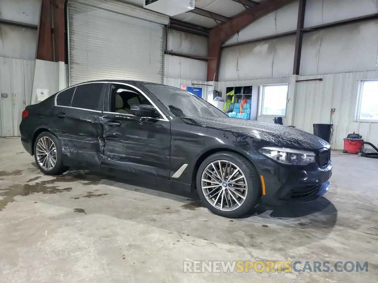 4 Photograph of a damaged car WBAJB1C59KB376731 BMW 5 SERIES 2019
