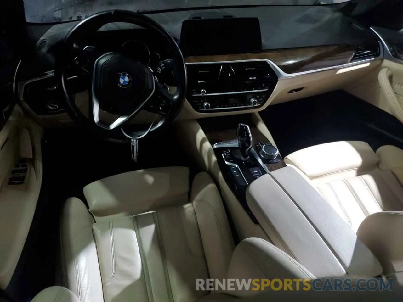 8 Photograph of a damaged car WBAJB1C59KB376731 BMW 5 SERIES 2019