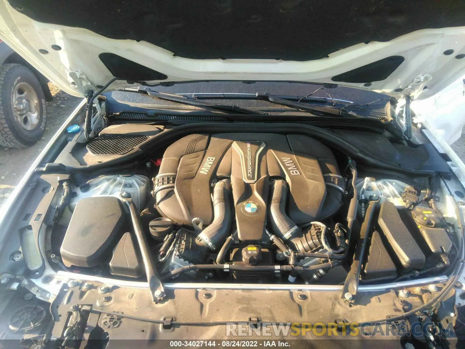 10 Photograph of a damaged car WBAJB9C55KB288693 BMW 5 SERIES 2019