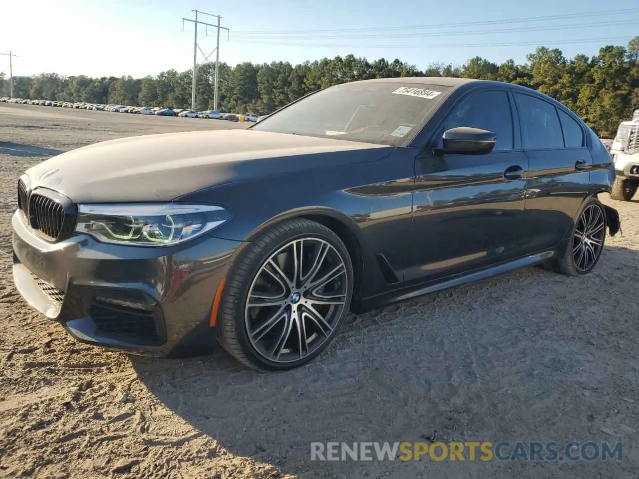 1 Фотография поврежденного автомобиля WBAJE5C52KWW06102 BMW 5 SERIES 2019