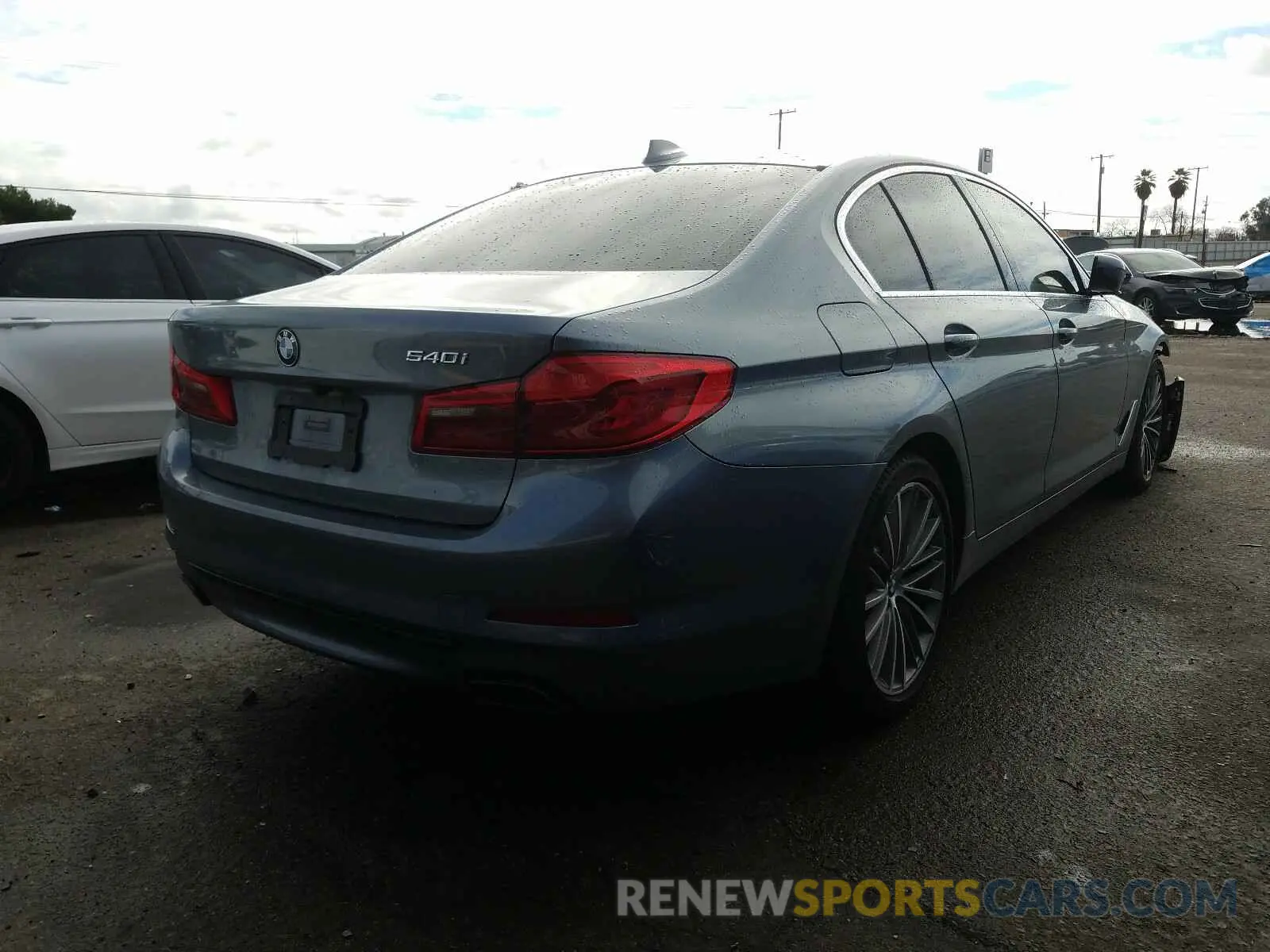4 Photograph of a damaged car WBAJE5C52KWW39293 BMW 5 SERIES 2019