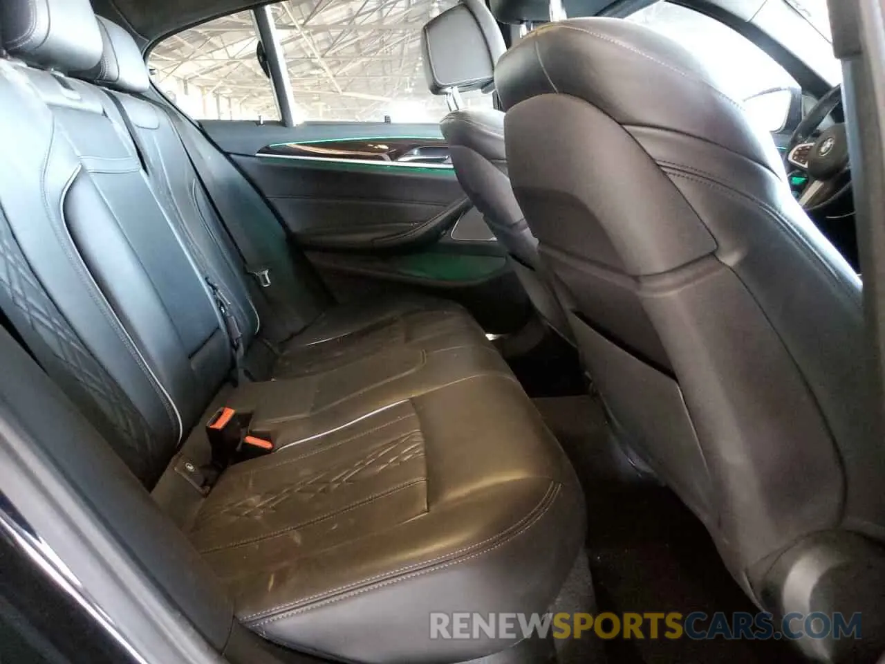 10 Photograph of a damaged car WBAJE5C53KWW04438 BMW 5 SERIES 2019