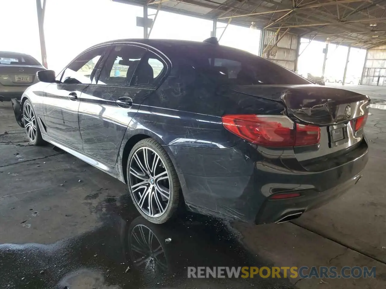 2 Photograph of a damaged car WBAJE5C53KWW04438 BMW 5 SERIES 2019