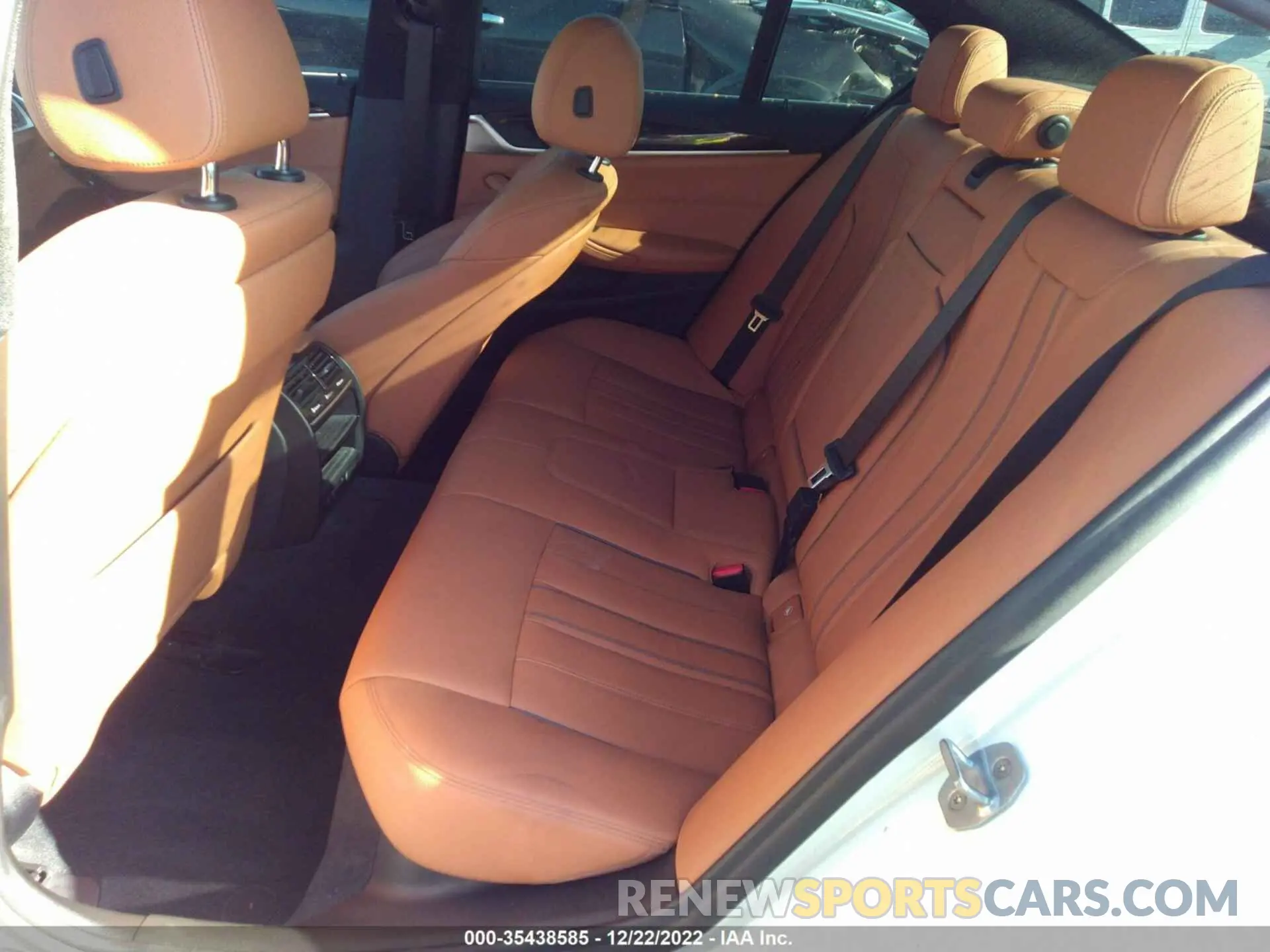 8 Фотография поврежденного автомобиля WBAJE5C53KWW11759 BMW 5 SERIES 2019