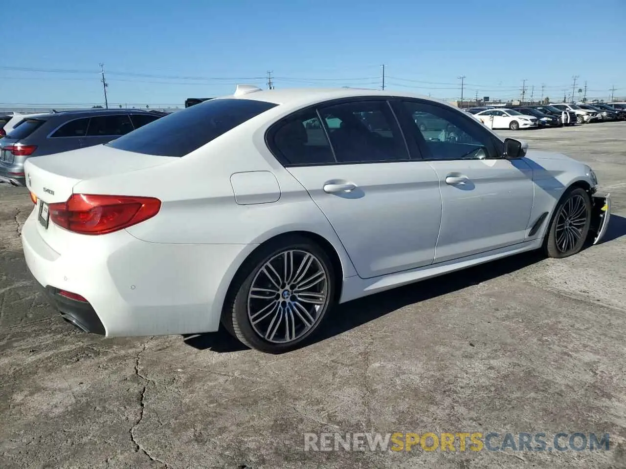 3 Фотография поврежденного автомобиля WBAJE5C53KWW32613 BMW 5 SERIES 2019