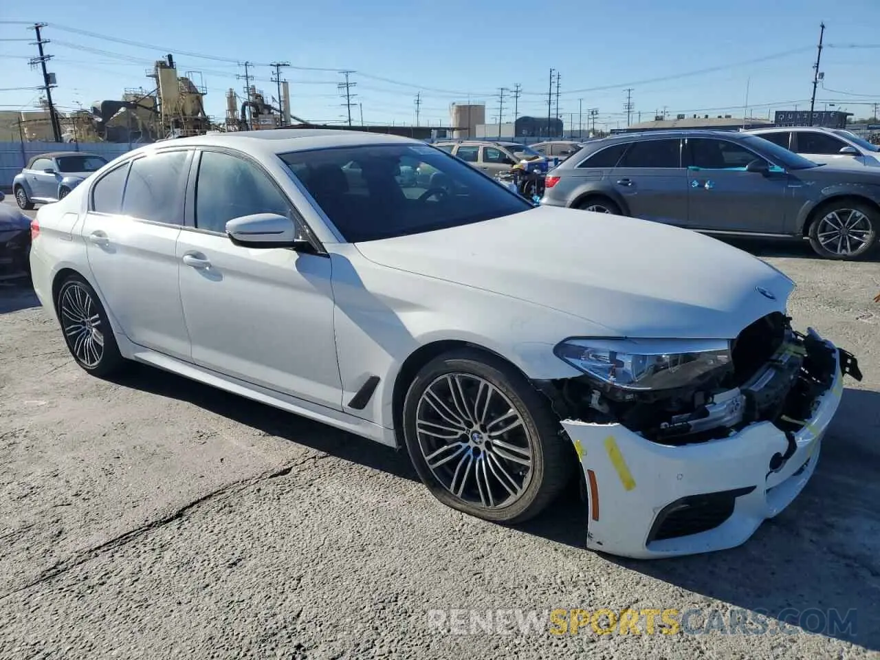 4 Фотография поврежденного автомобиля WBAJE5C53KWW32613 BMW 5 SERIES 2019