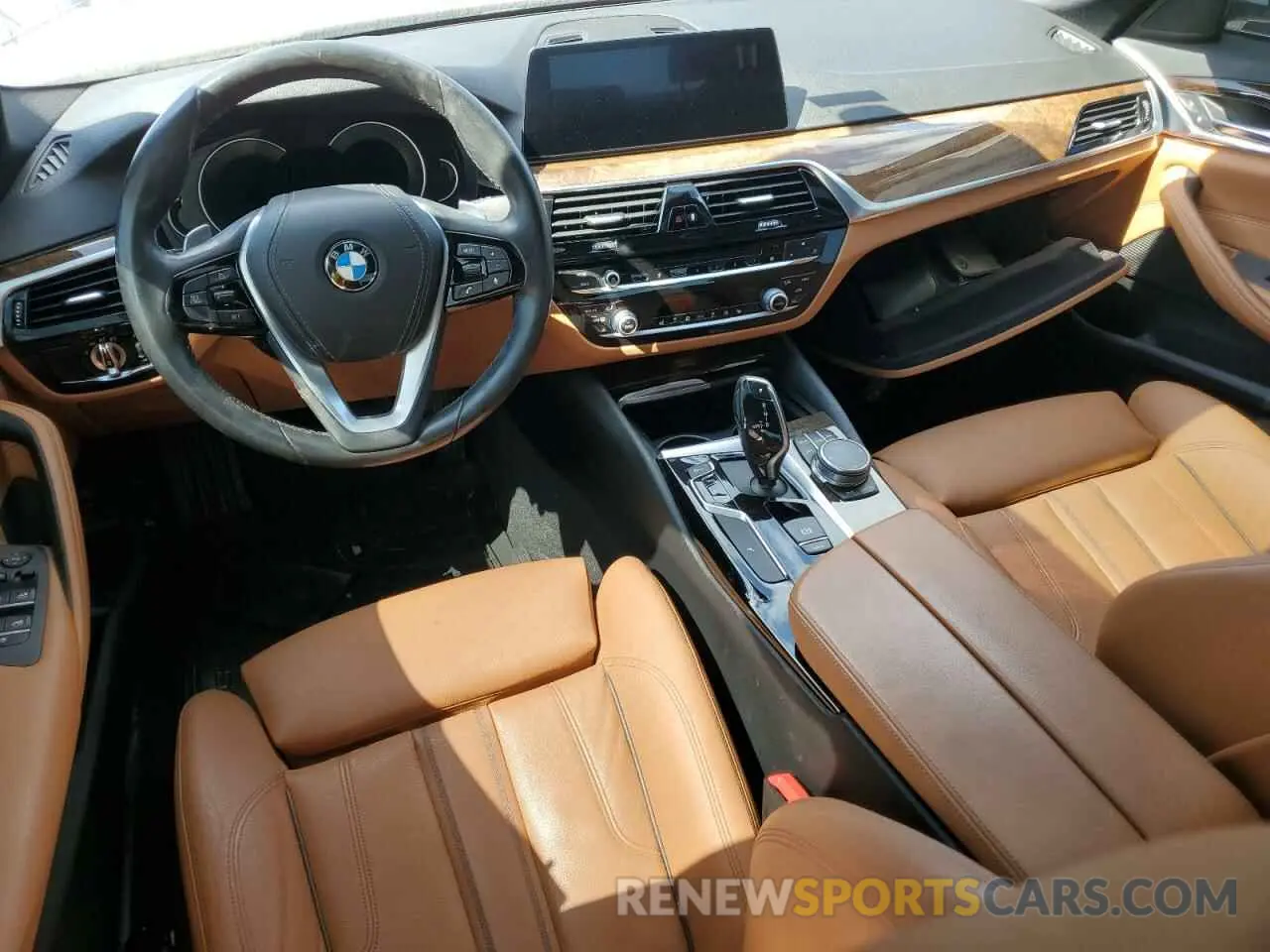 8 Фотография поврежденного автомобиля WBAJE5C56KWW17040 BMW 5 SERIES 2019