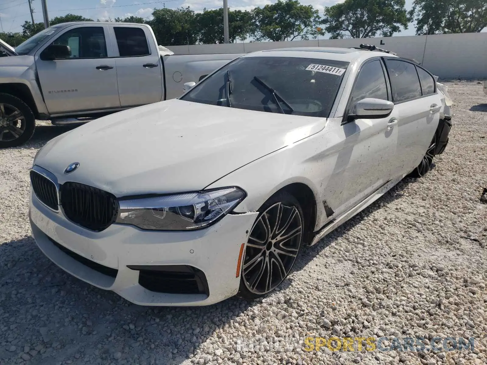 2 Photograph of a damaged car WBAJE5C57KWA98759 BMW 5 SERIES 2019