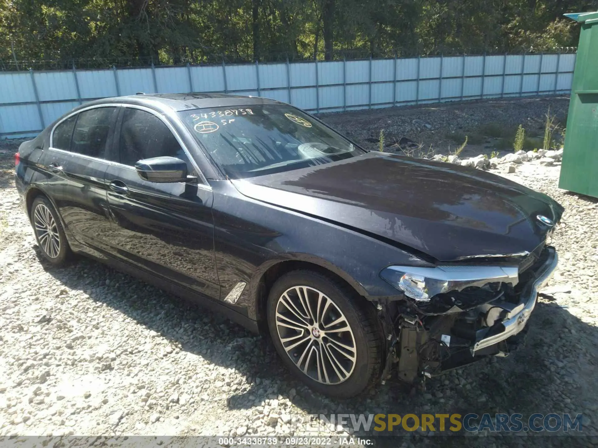 1 Фотография поврежденного автомобиля WBAJE5C57KWE66244 BMW 5 SERIES 2019