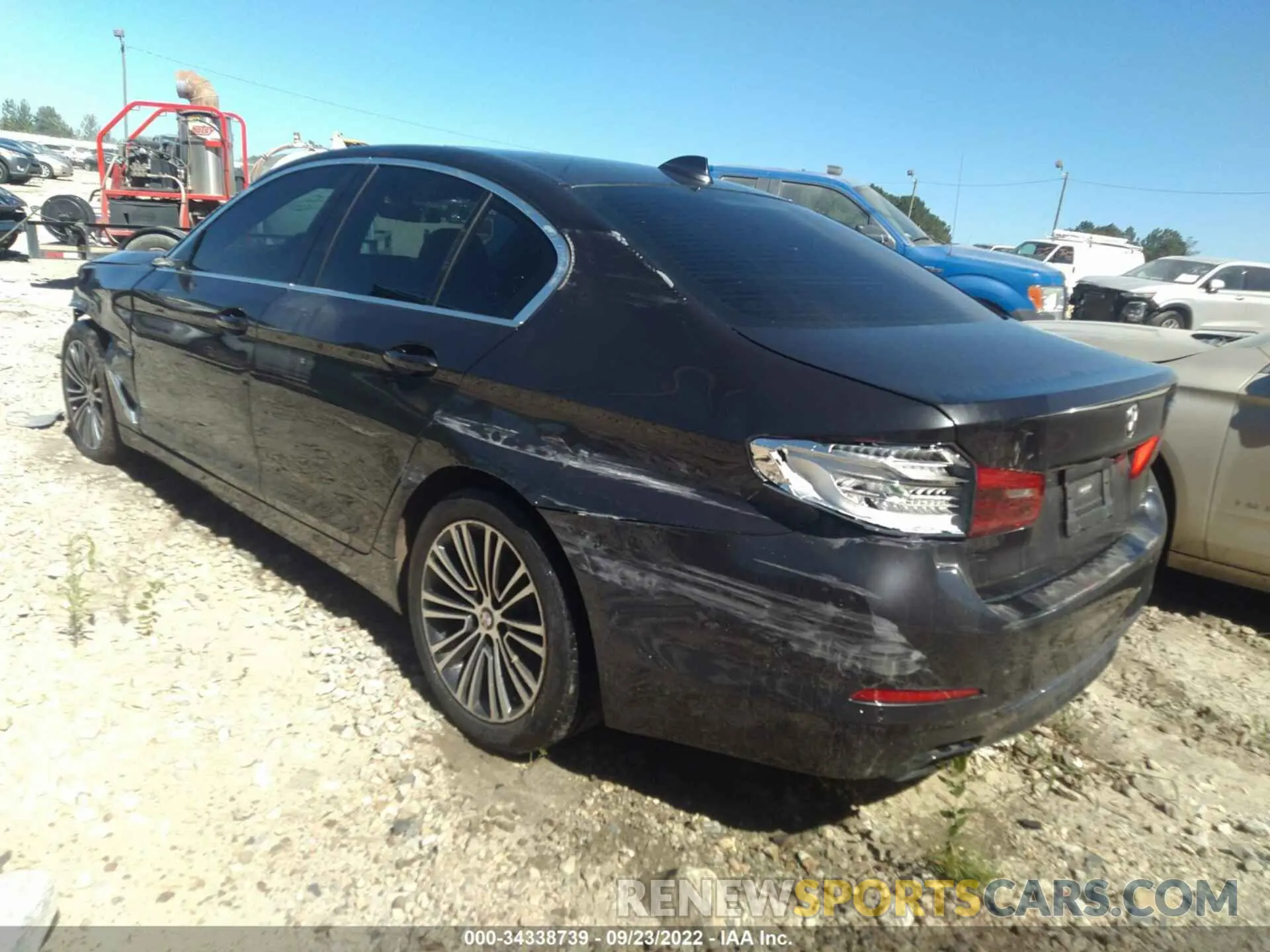 3 Фотография поврежденного автомобиля WBAJE5C57KWE66244 BMW 5 SERIES 2019