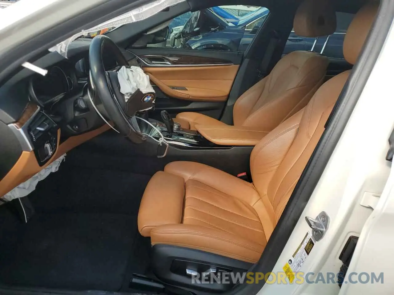7 Photograph of a damaged car WBAJE5C5XKWE66044 BMW 5 SERIES 2019
