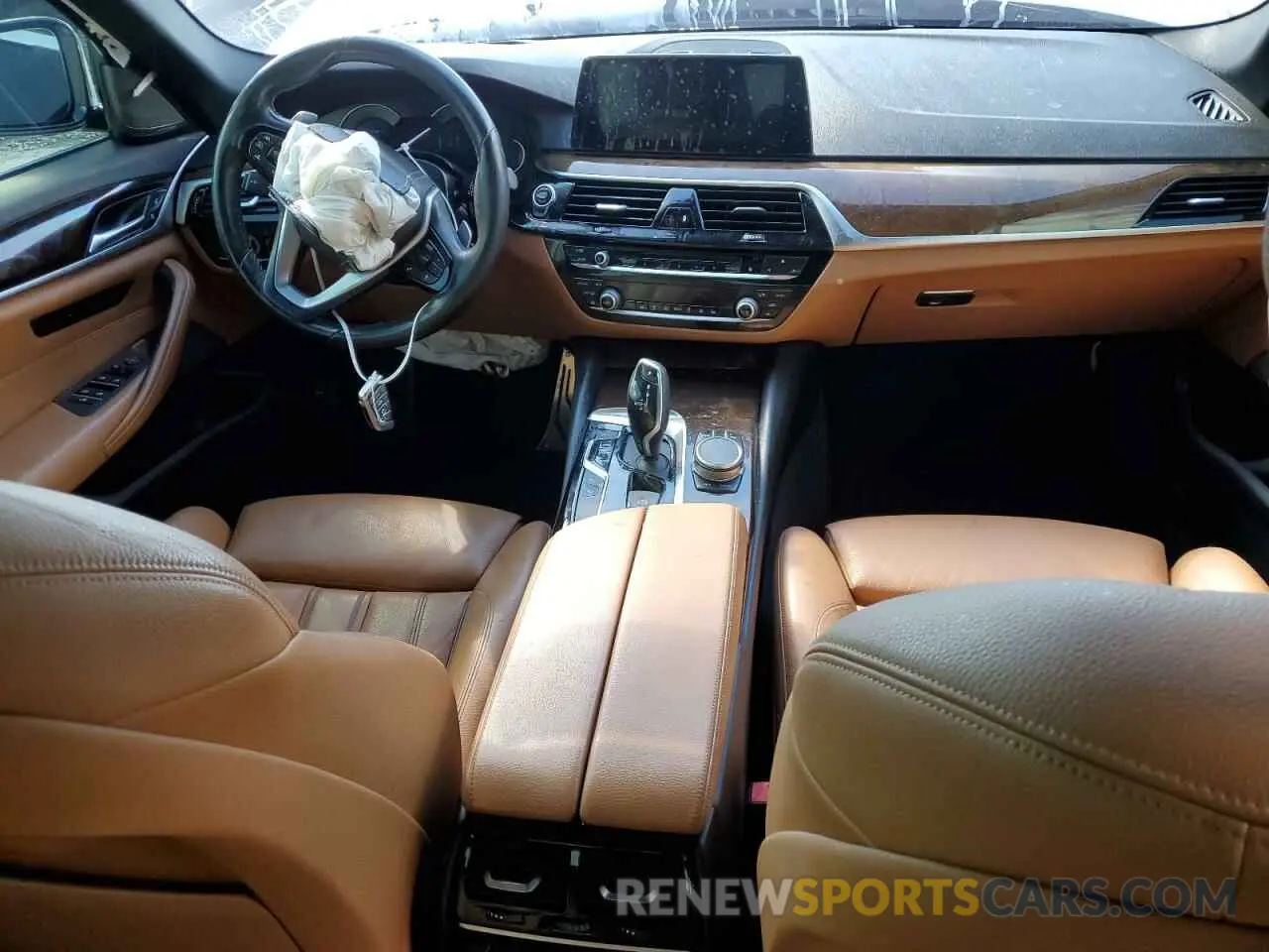 8 Photograph of a damaged car WBAJE5C5XKWE66044 BMW 5 SERIES 2019
