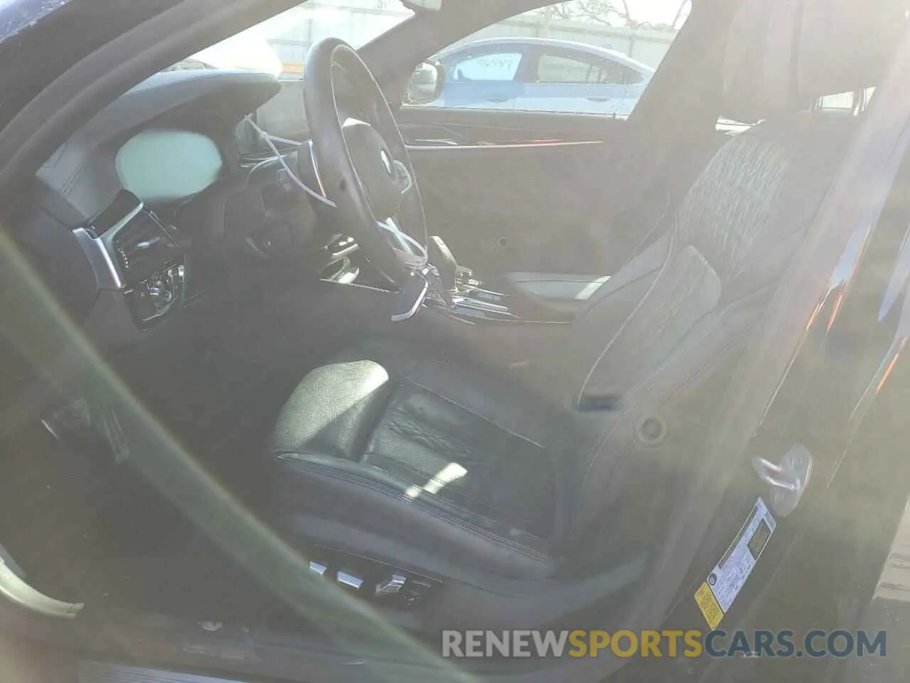 7 Photograph of a damaged car WBAJE5C5XKWW11581 BMW 5 SERIES 2019