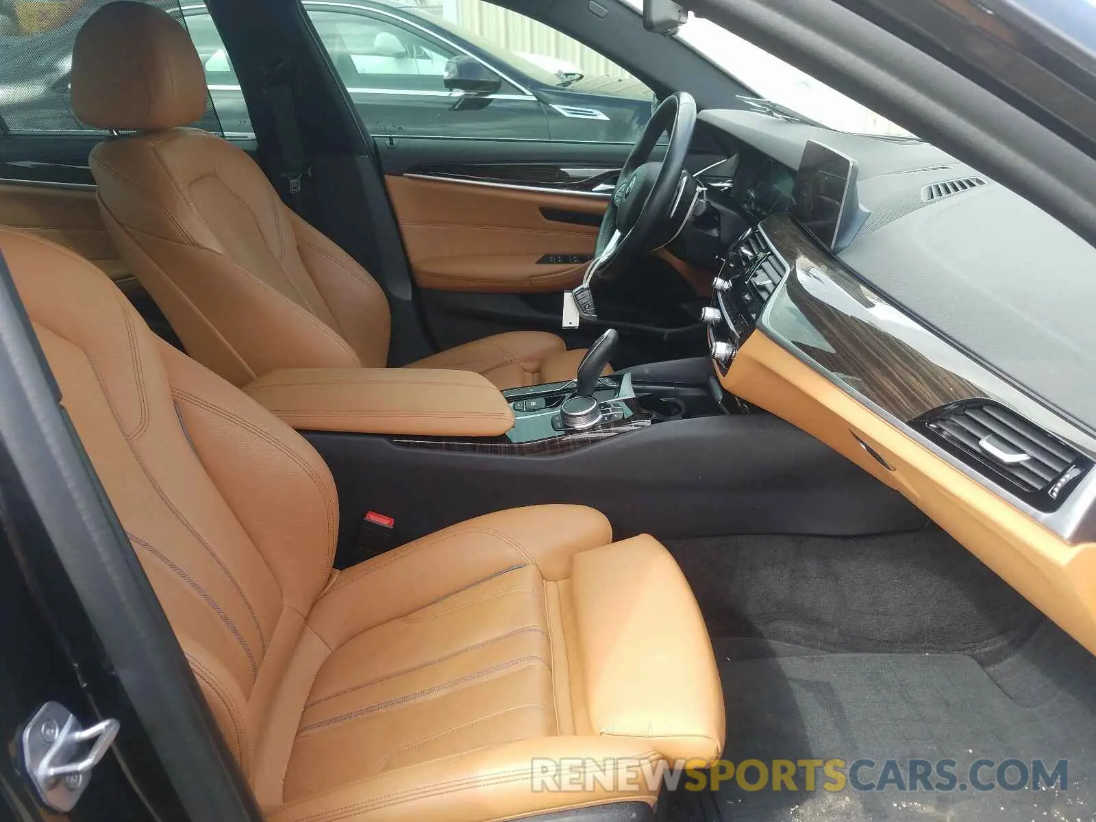 5 Photograph of a damaged car WBAJE5C5XKWW17901 BMW 5 SERIES 2019