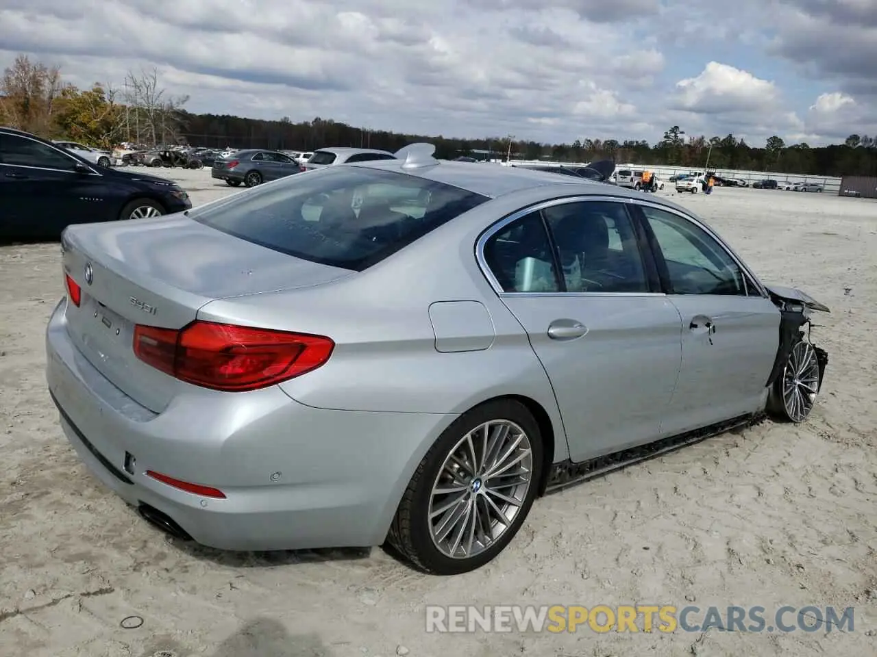 4 Photograph of a damaged car WBAJE7C51KWD55782 BMW 5 SERIES 2019