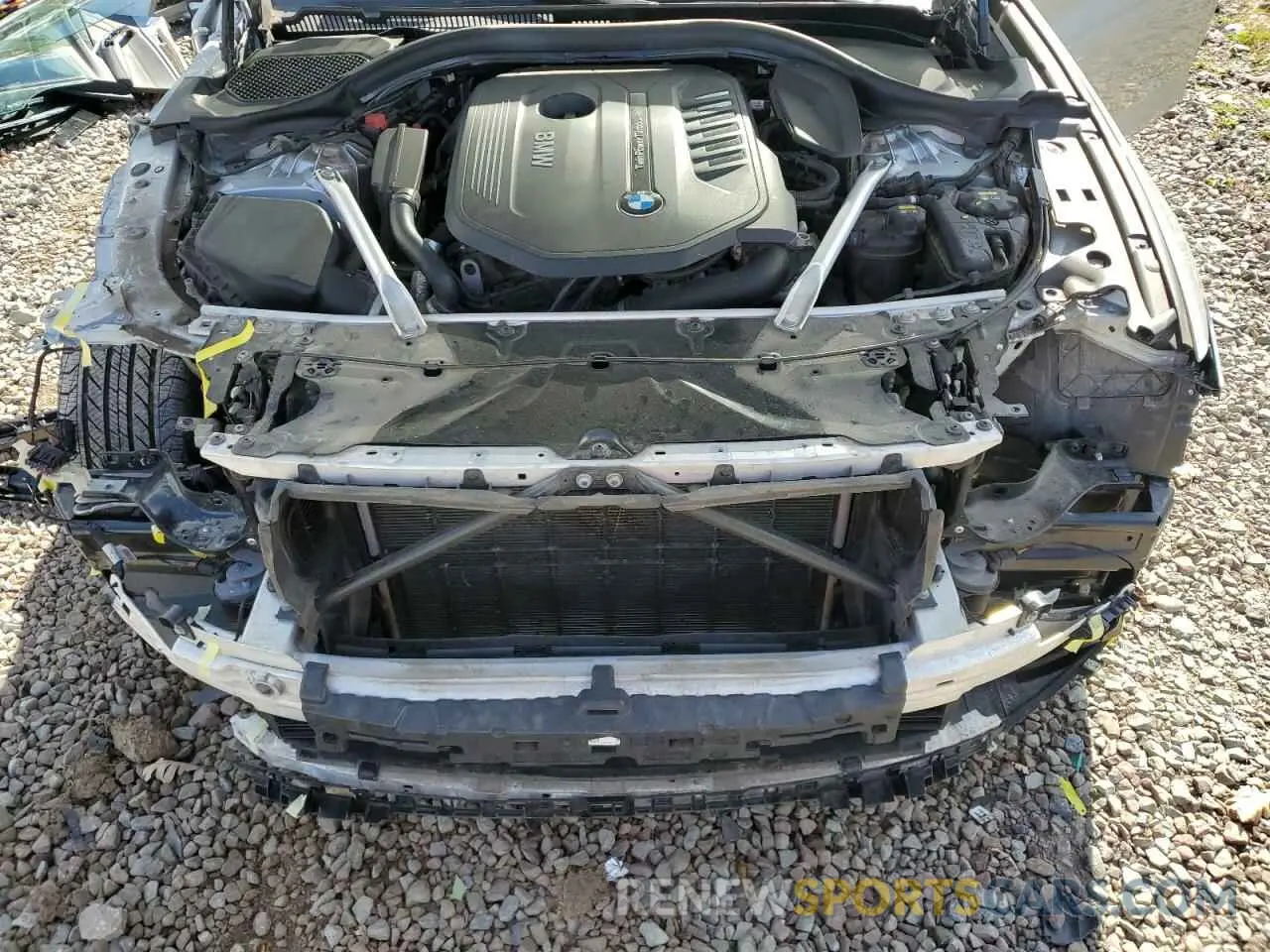 11 Photograph of a damaged car WBAJE7C52KWW14972 BMW 5 SERIES 2019