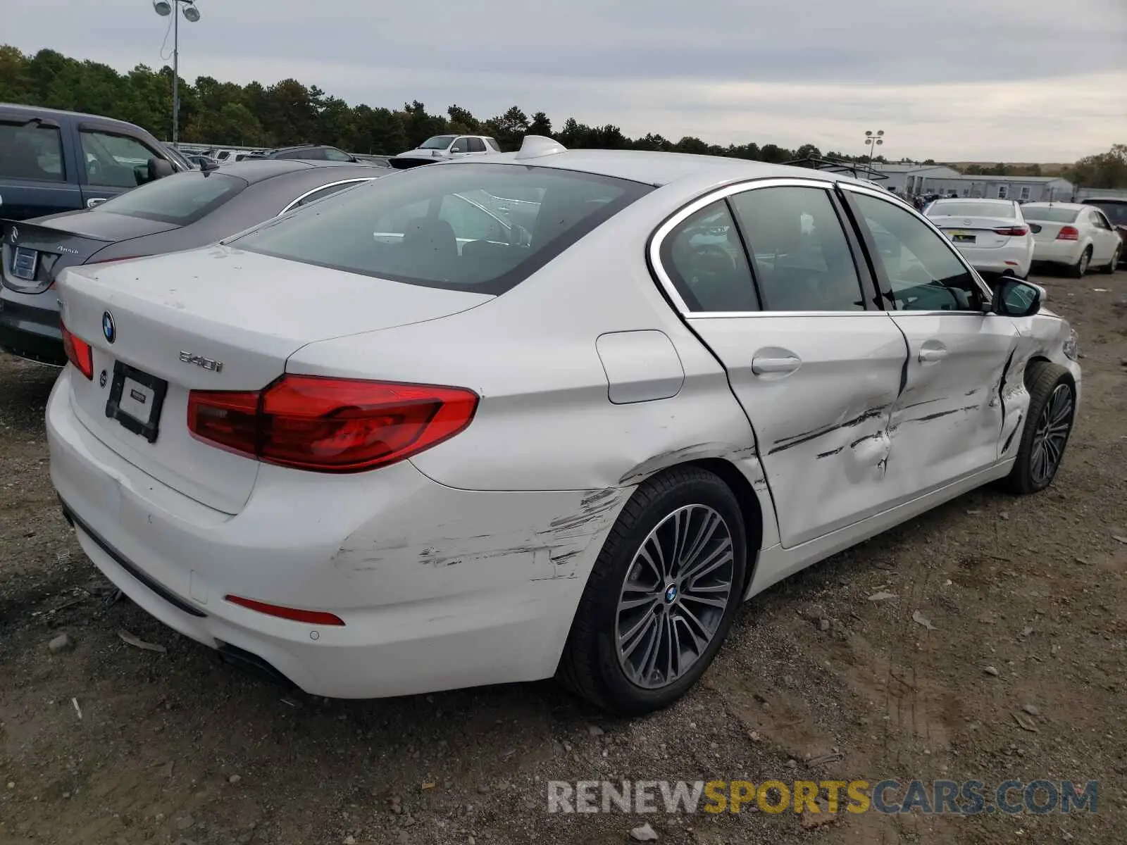 4 Photograph of a damaged car WBAJE7C54KWW30378 BMW 5 SERIES 2019