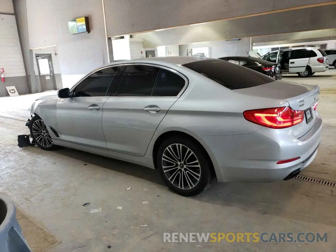 2 Photograph of a damaged car WBAJE7C55KWW45150 BMW 5 SERIES 2019
