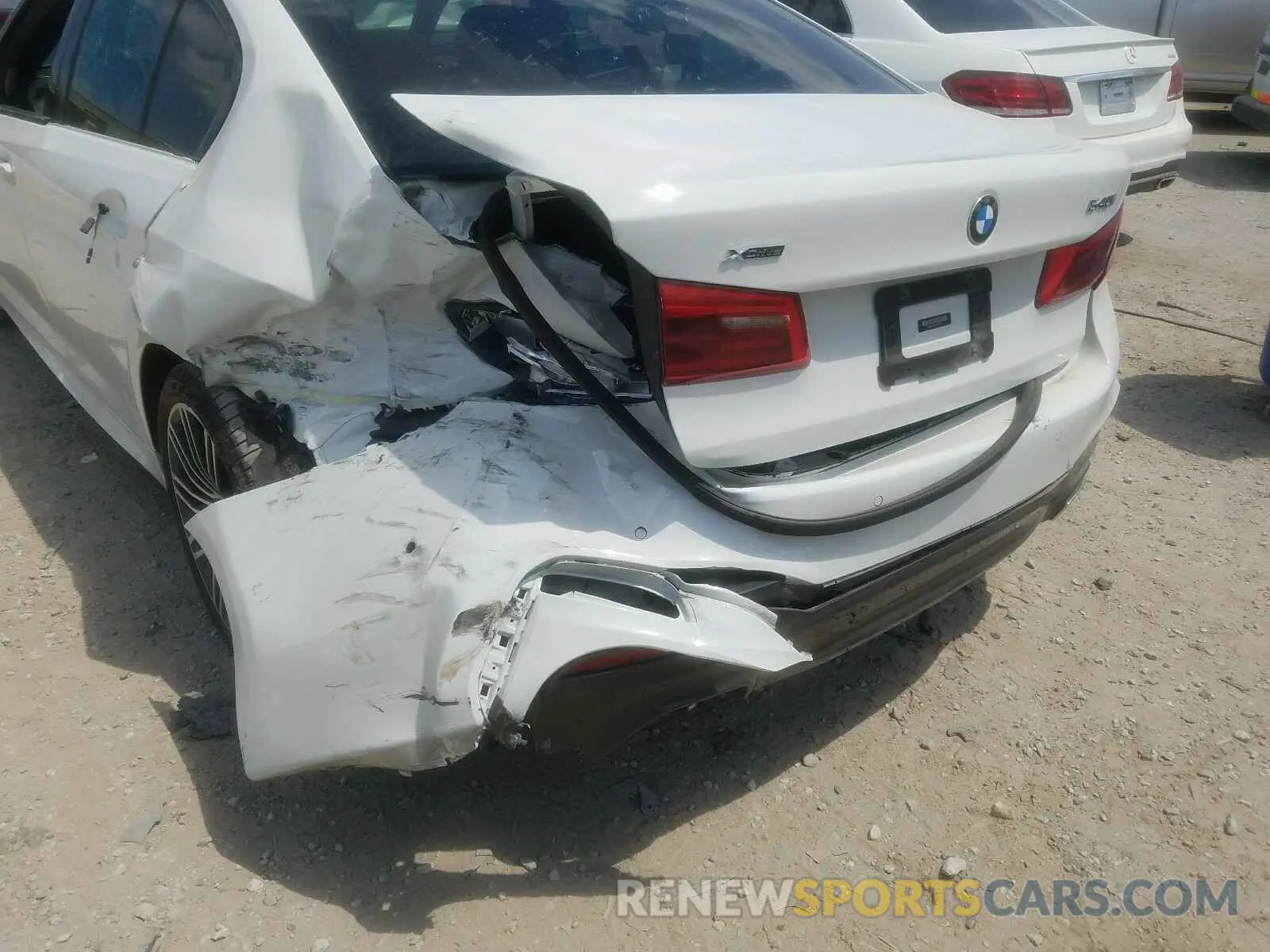 9 Photograph of a damaged car WBAJE7C56KG892803 BMW 5 SERIES 2019