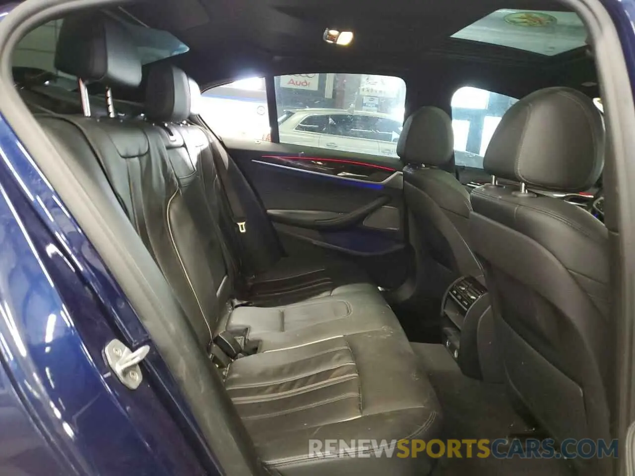 10 Photograph of a damaged car WBAJE7C56KWW18992 BMW 5 SERIES 2019