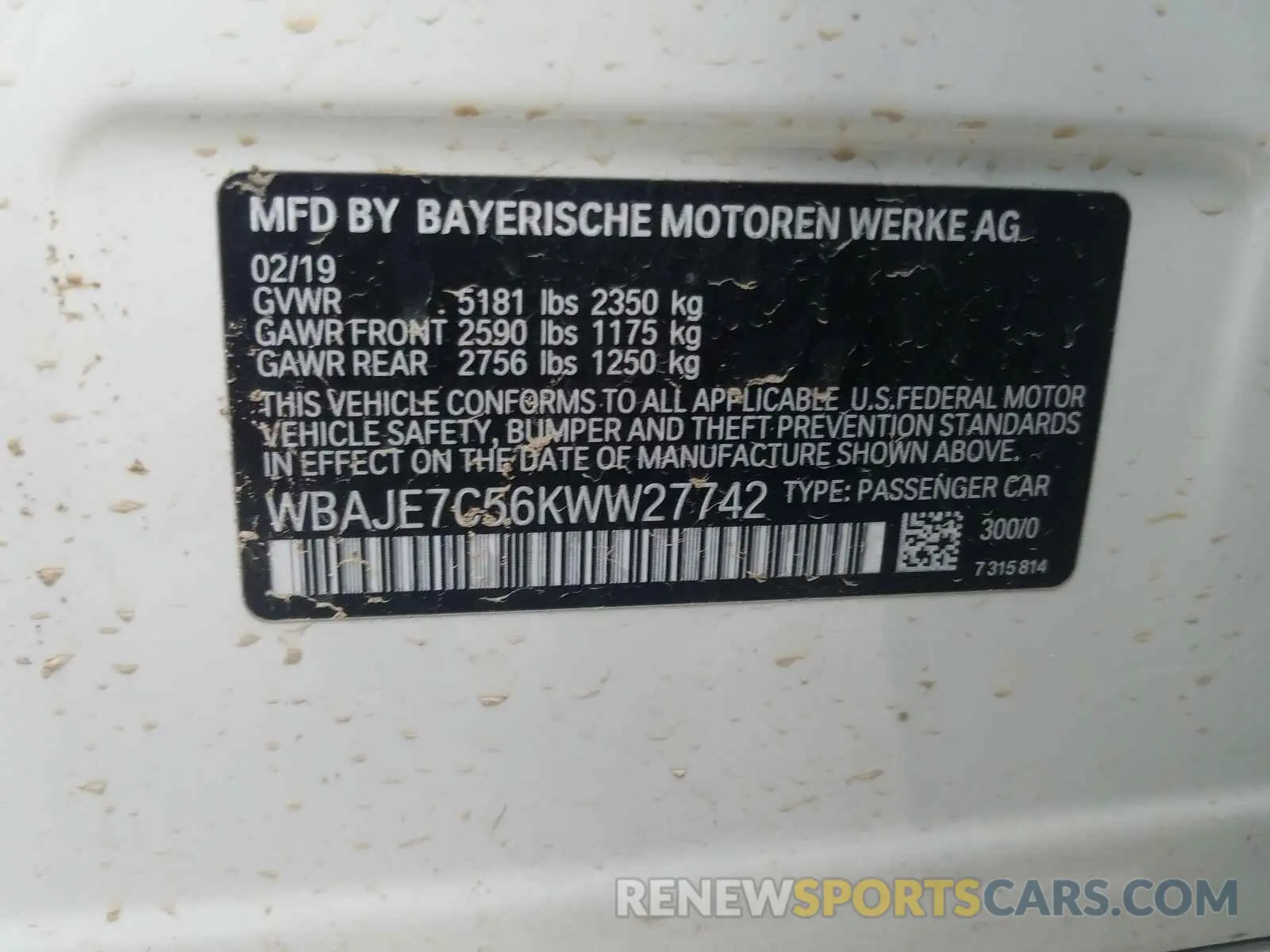10 Photograph of a damaged car WBAJE7C56KWW27742 BMW 5 SERIES 2019