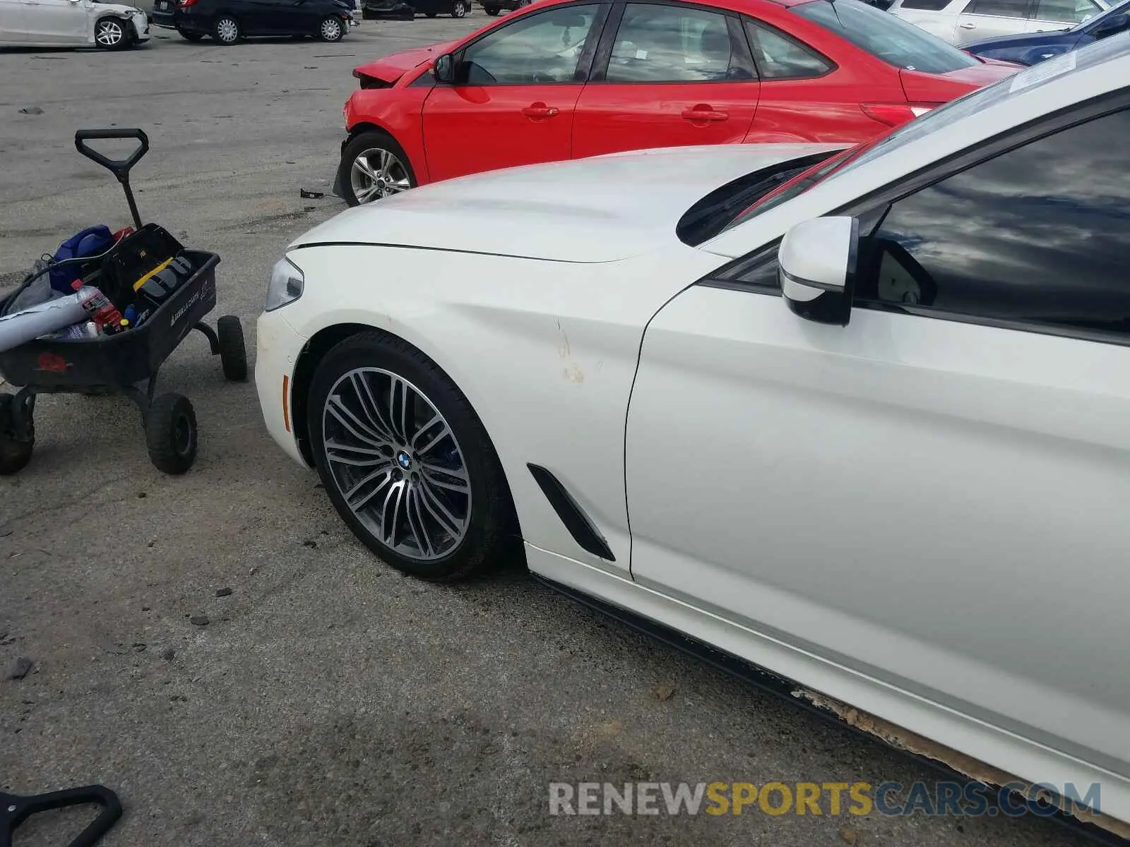 9 Photograph of a damaged car WBAJE7C56KWW27742 BMW 5 SERIES 2019